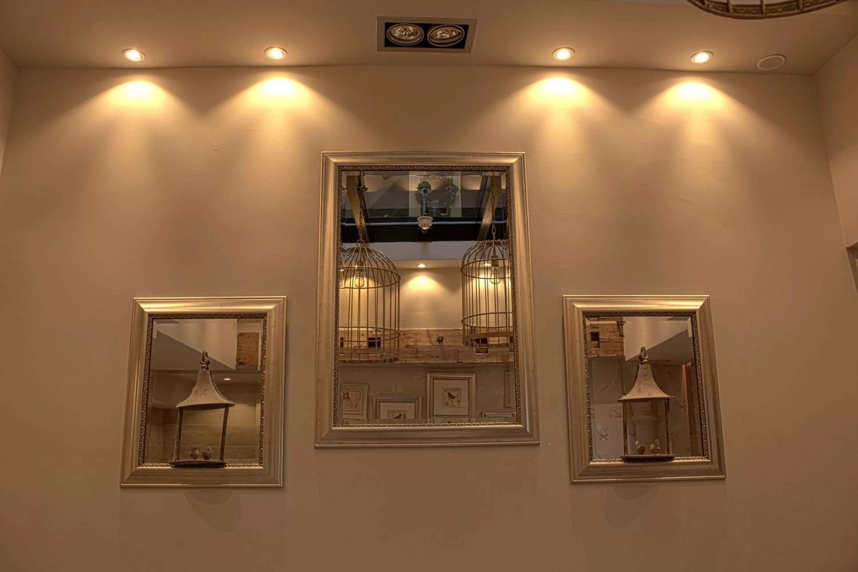 Lobby or reception in Hotel The Bird