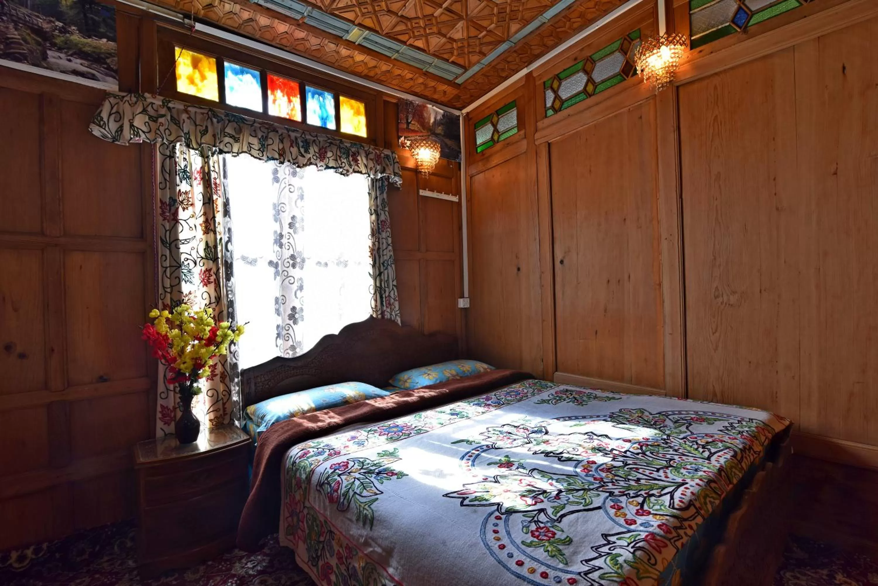 Bedroom in Lake Palace Group Of House Boats