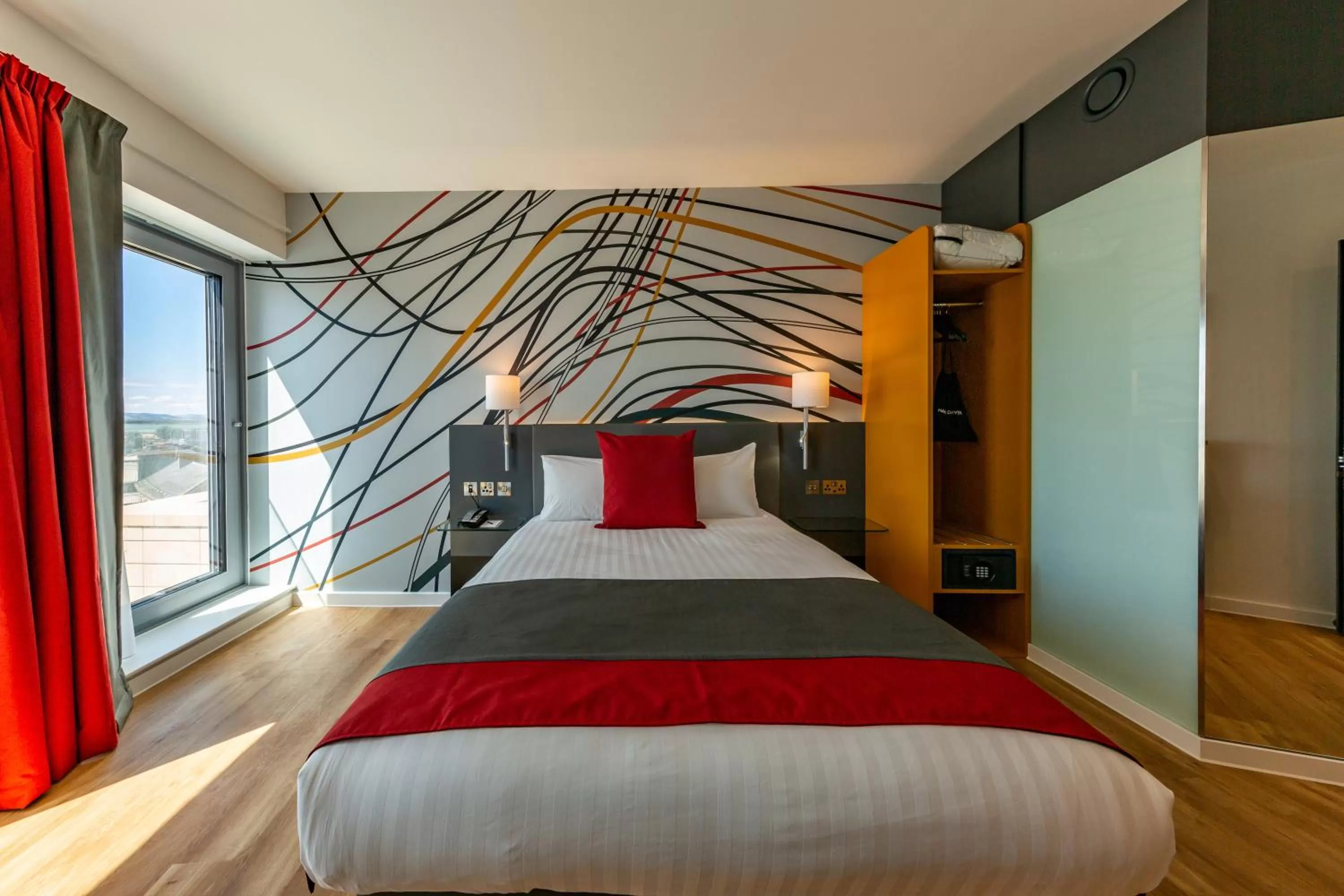 Queen Room in Four Points Flex by Sheraton Dundee