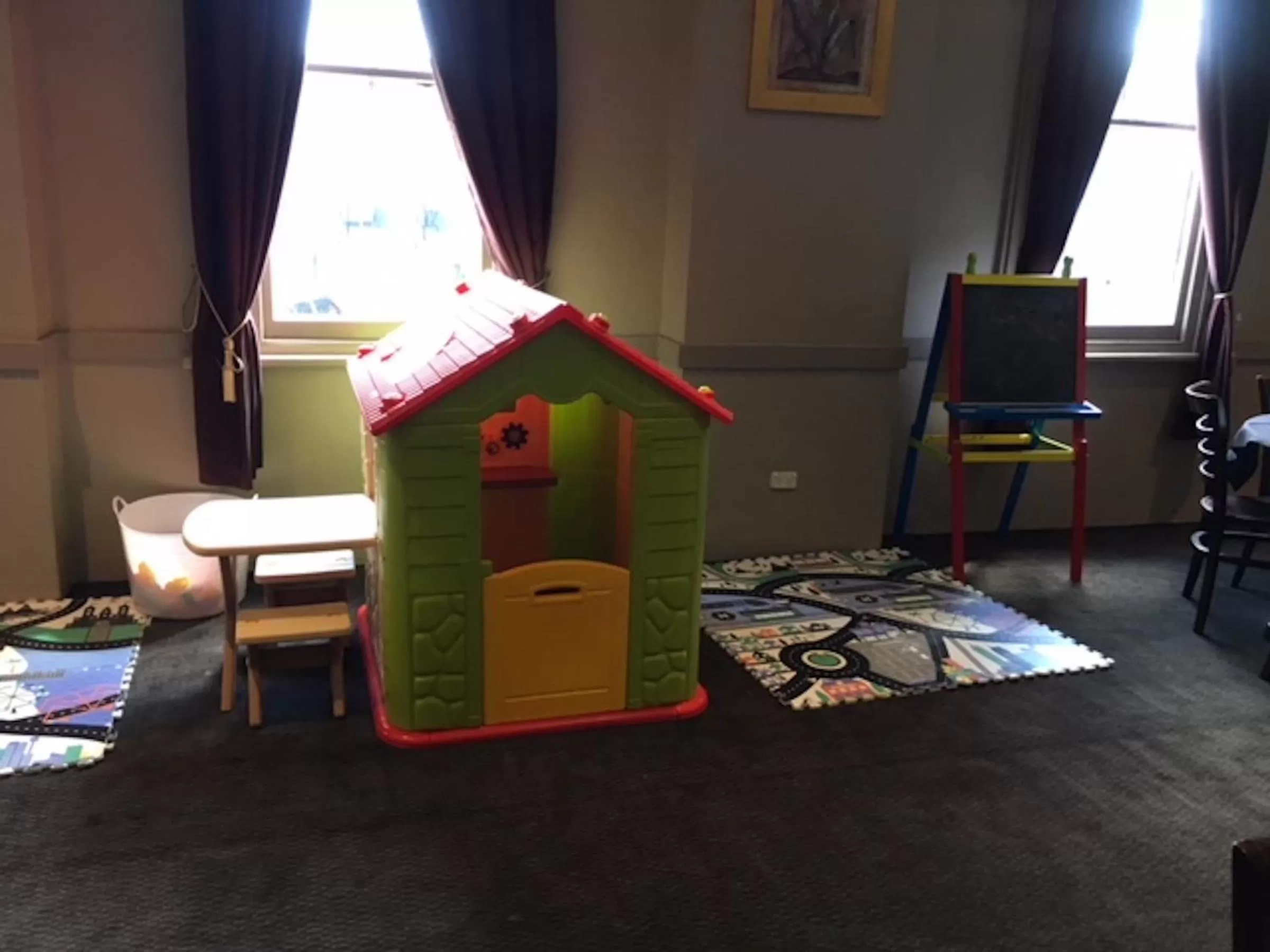 Children play ground in Commercial Hotel Motel Lithgow