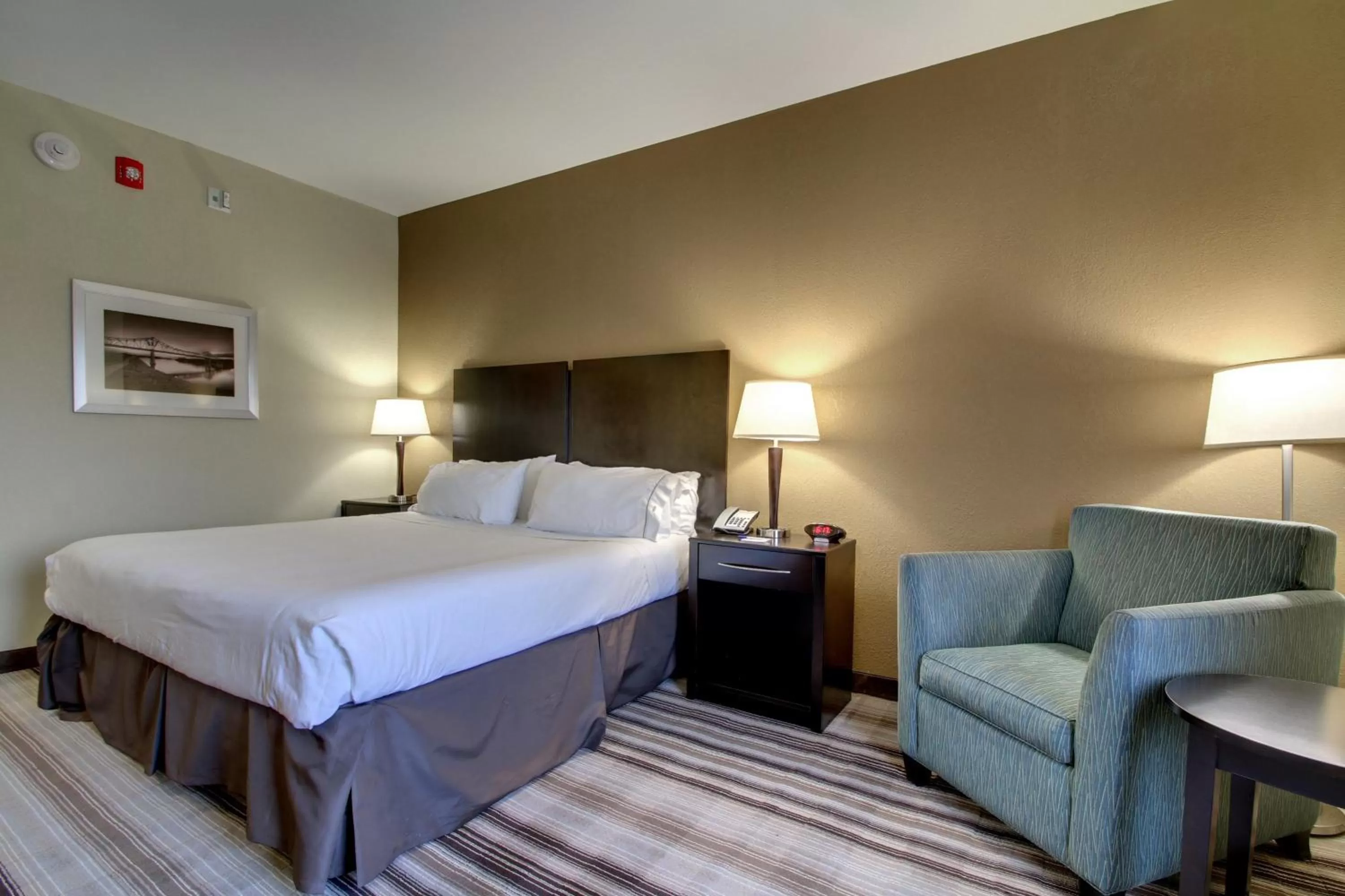 Photo of the whole room, Bed in Holiday Inn Express Natchez South West by IHG