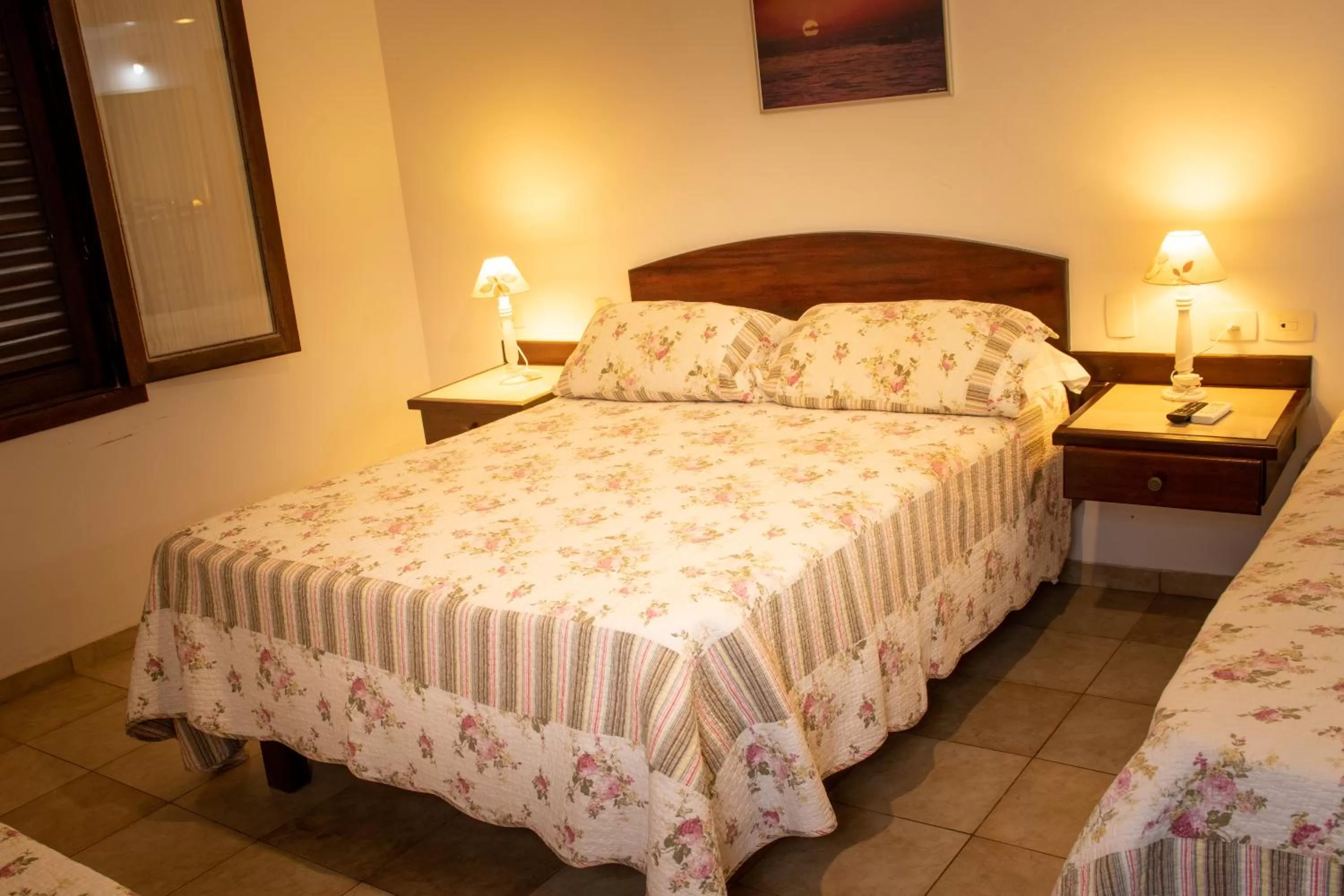 Suite with Hot Tub in Pousada Casa Amarela