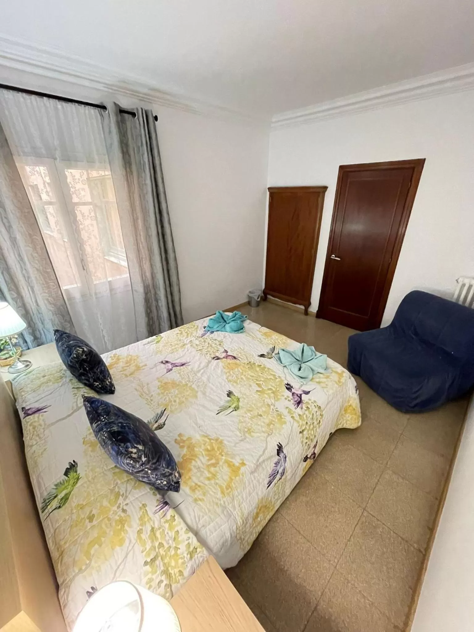 Bed in Nuevo Balmes Habitaciones