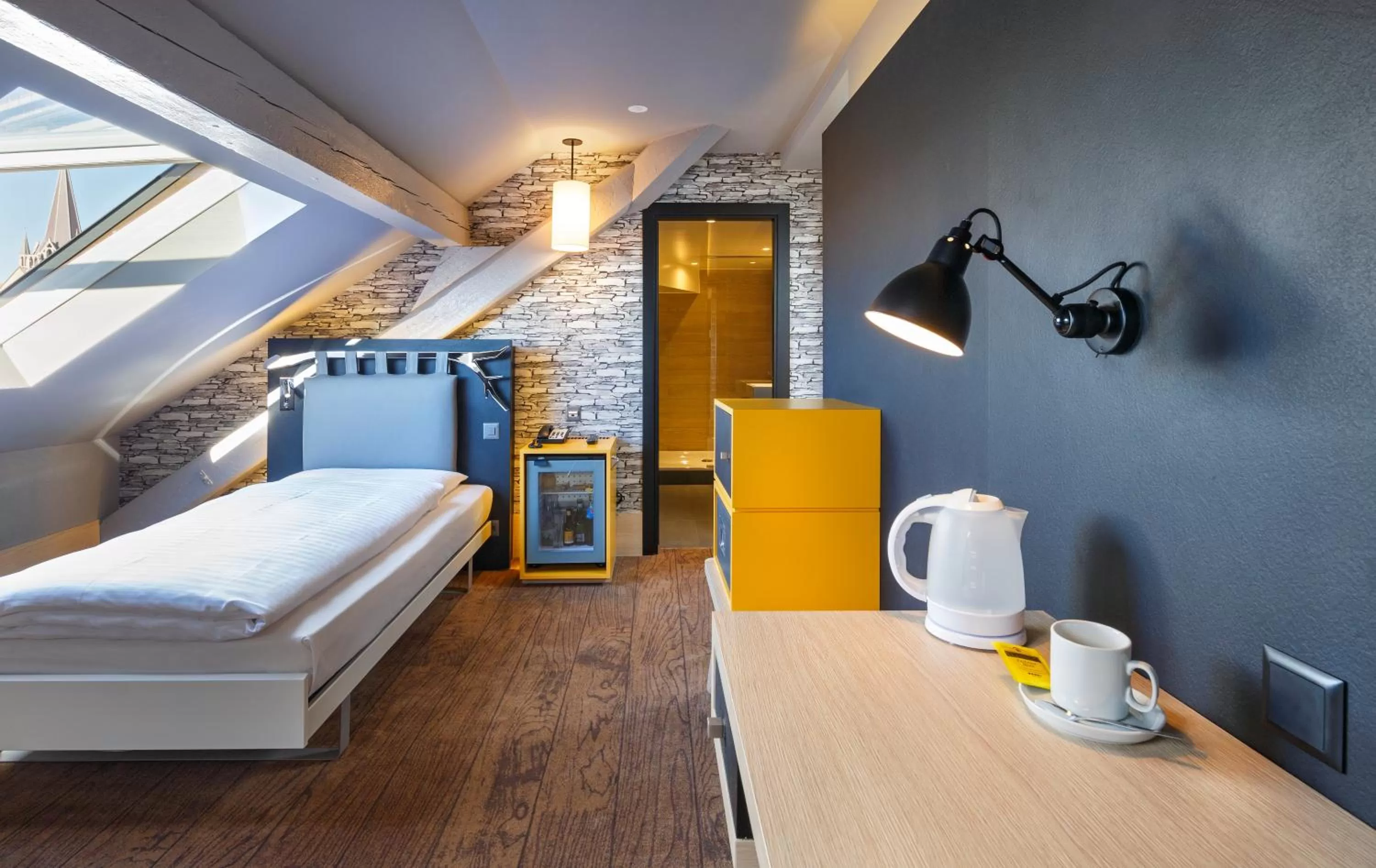 Coffee/tea facilities, Bed in Swiss Wine by Fassbind