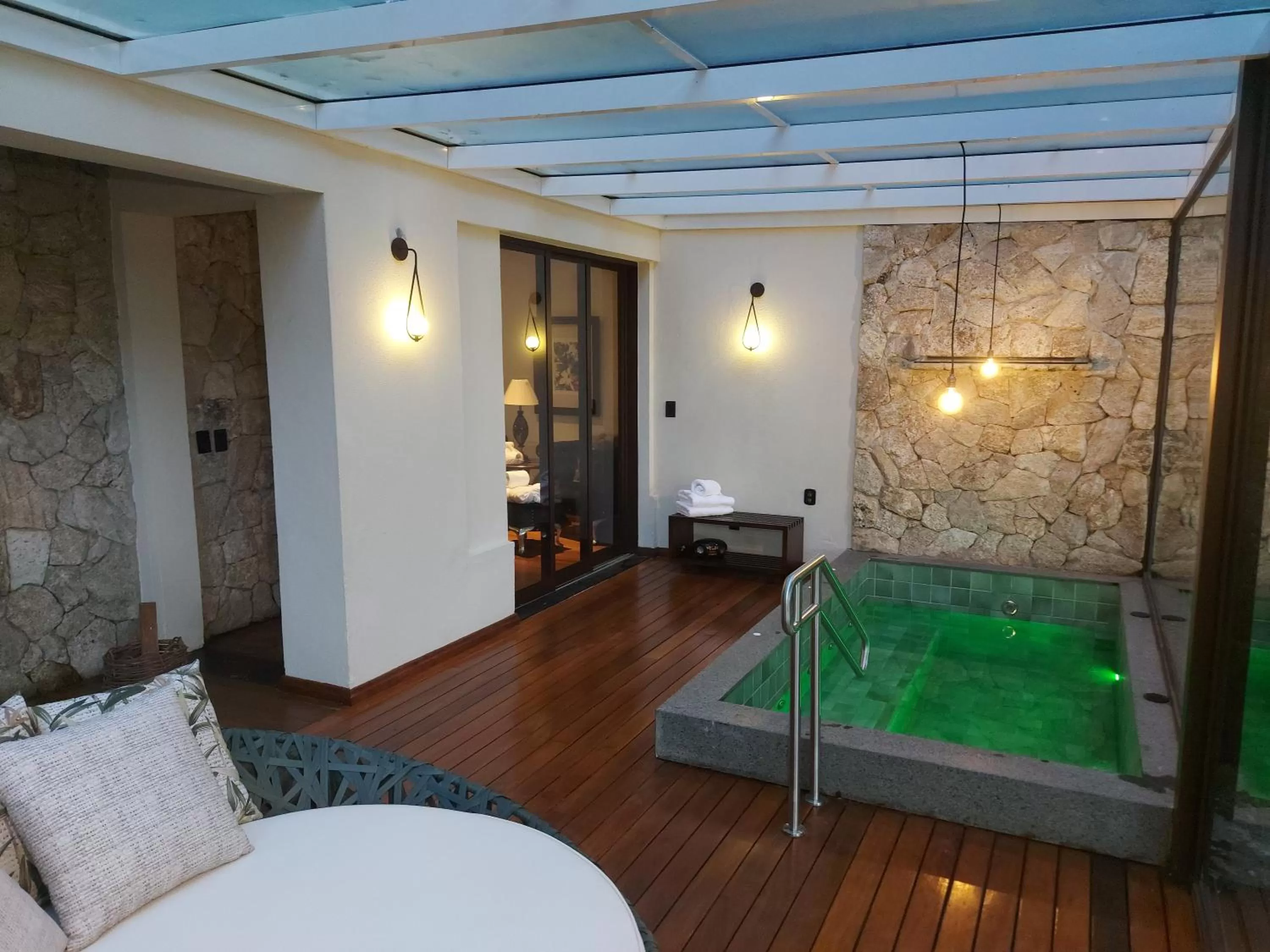 Swimming Pool in Kuriuwa Hotel