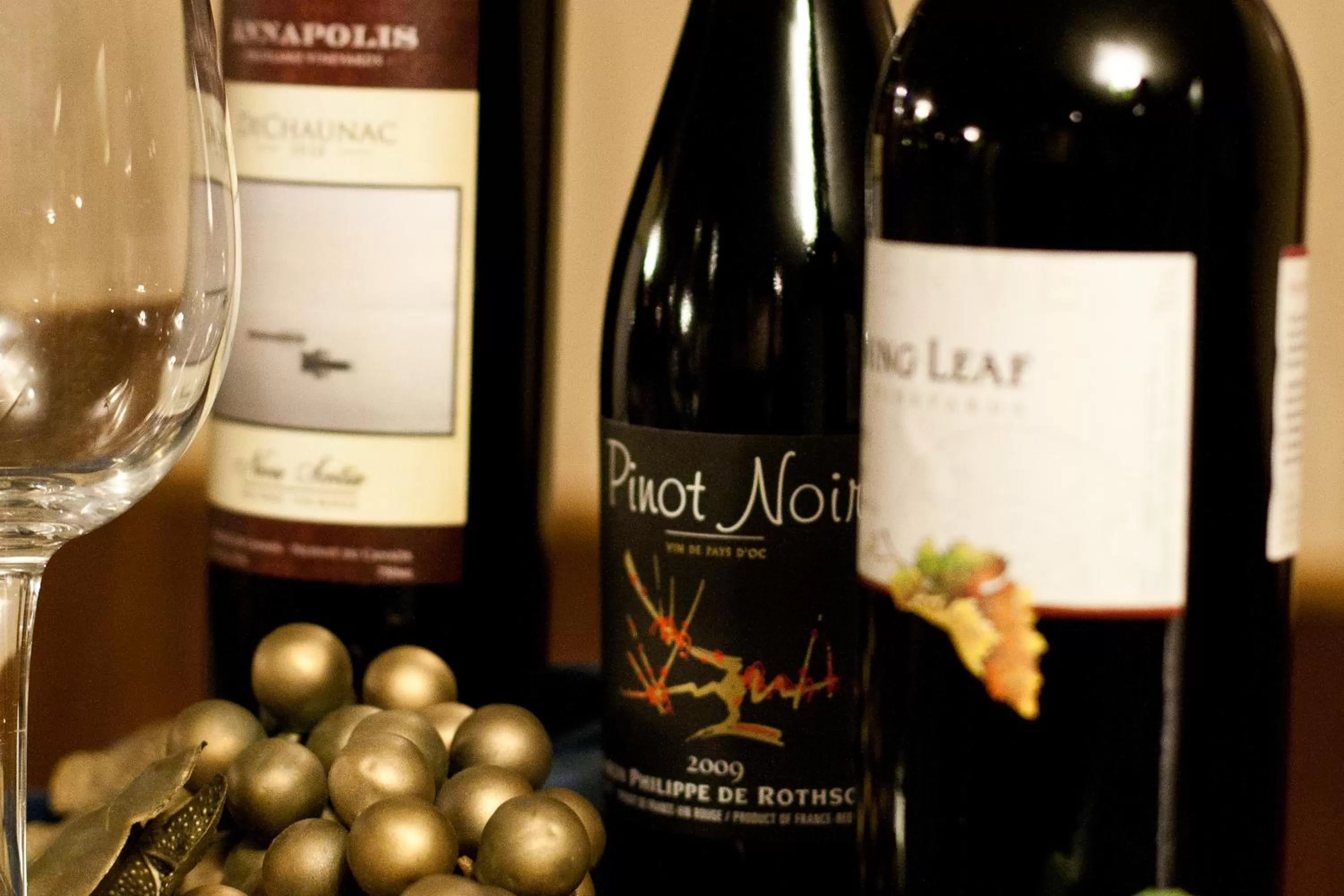 Restaurant/places to eat in Dockside Suites