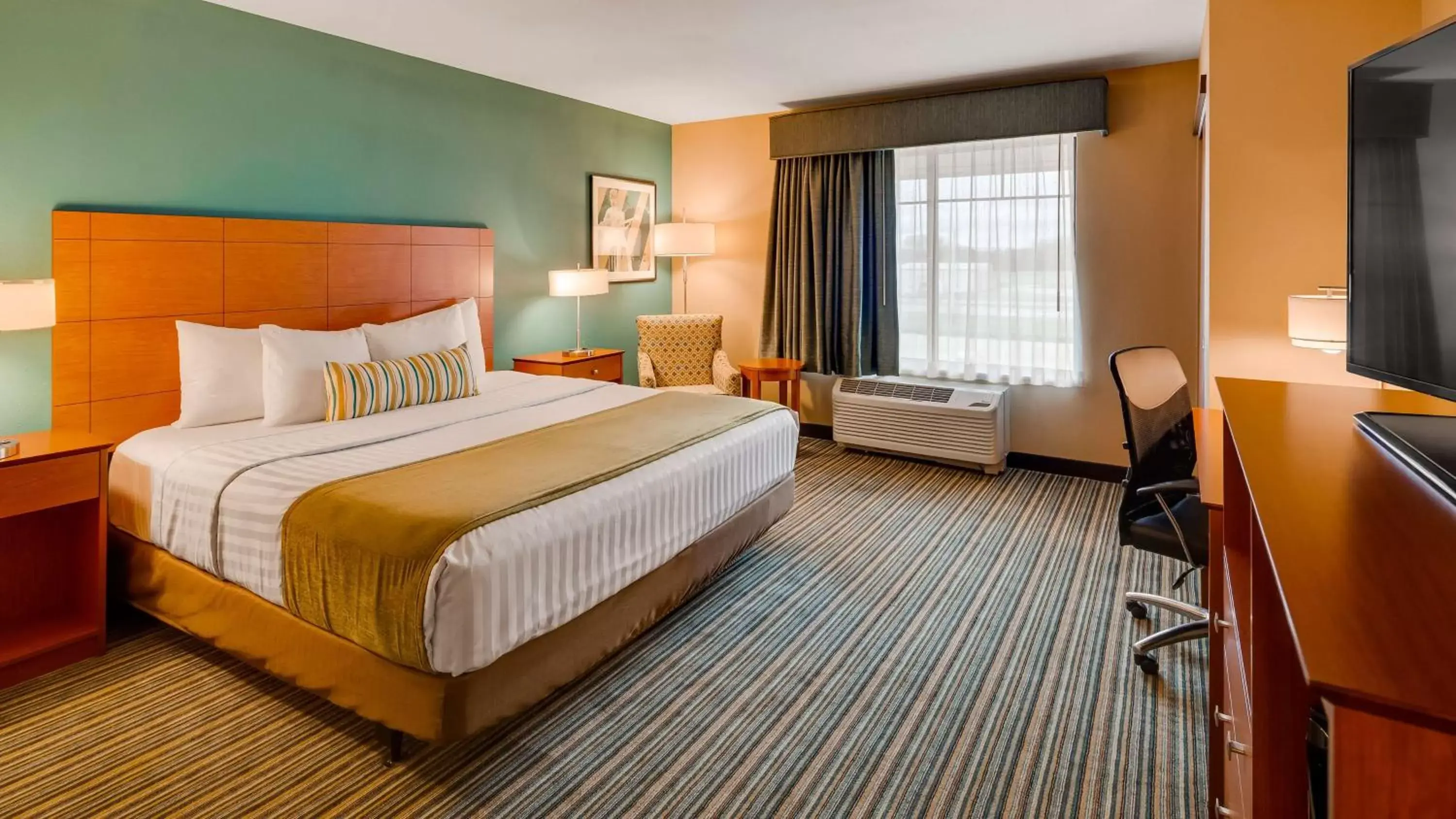 King Room - Disability Access in Best Western Plus Tuscumbia/Muscle Shoals Hotel & Suites King Room - Disability Access in Best Western Plus Tuscumbia/Muscle Shoals Hotel & Suites