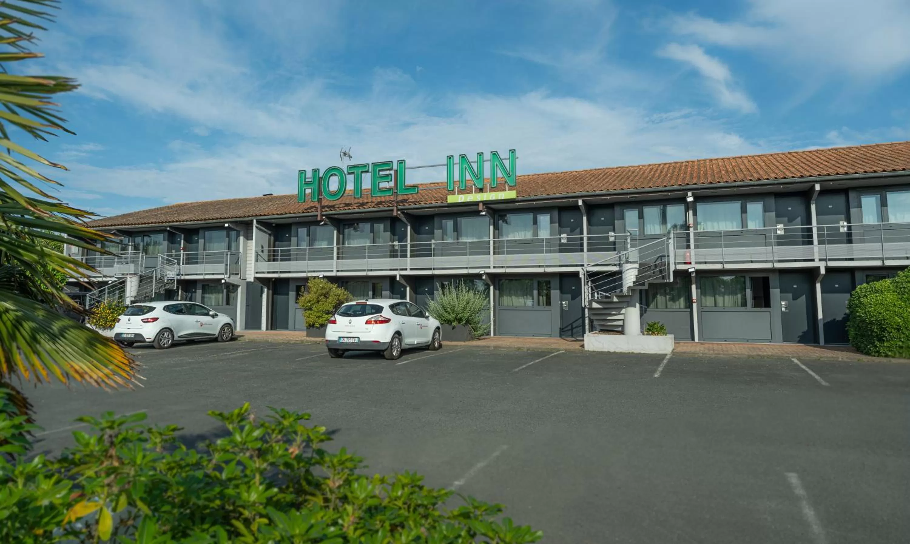Property building in Hotel Inn Design La Rochelle