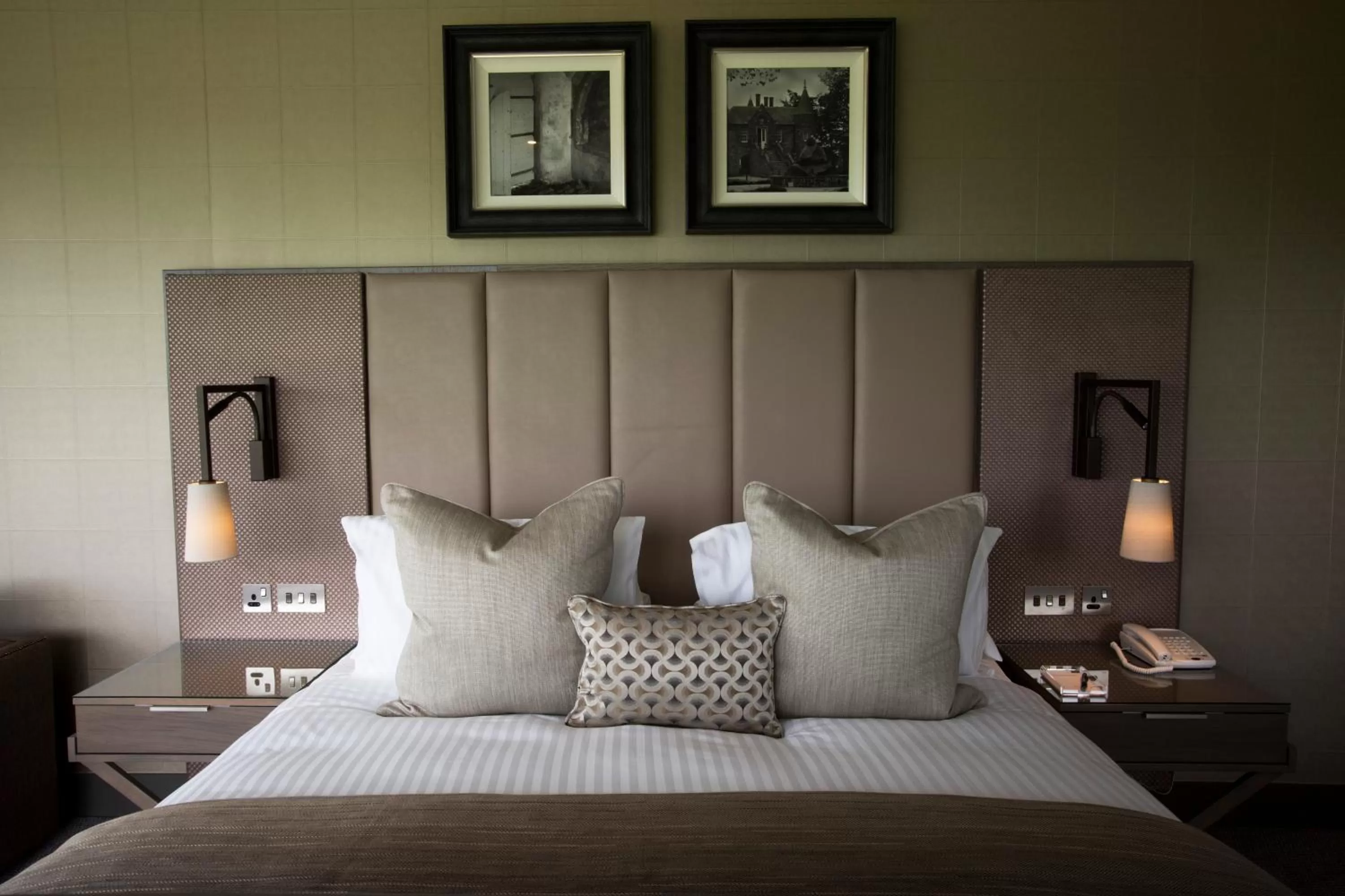Bed in Meldrum House Hotel Golf And Country Estate