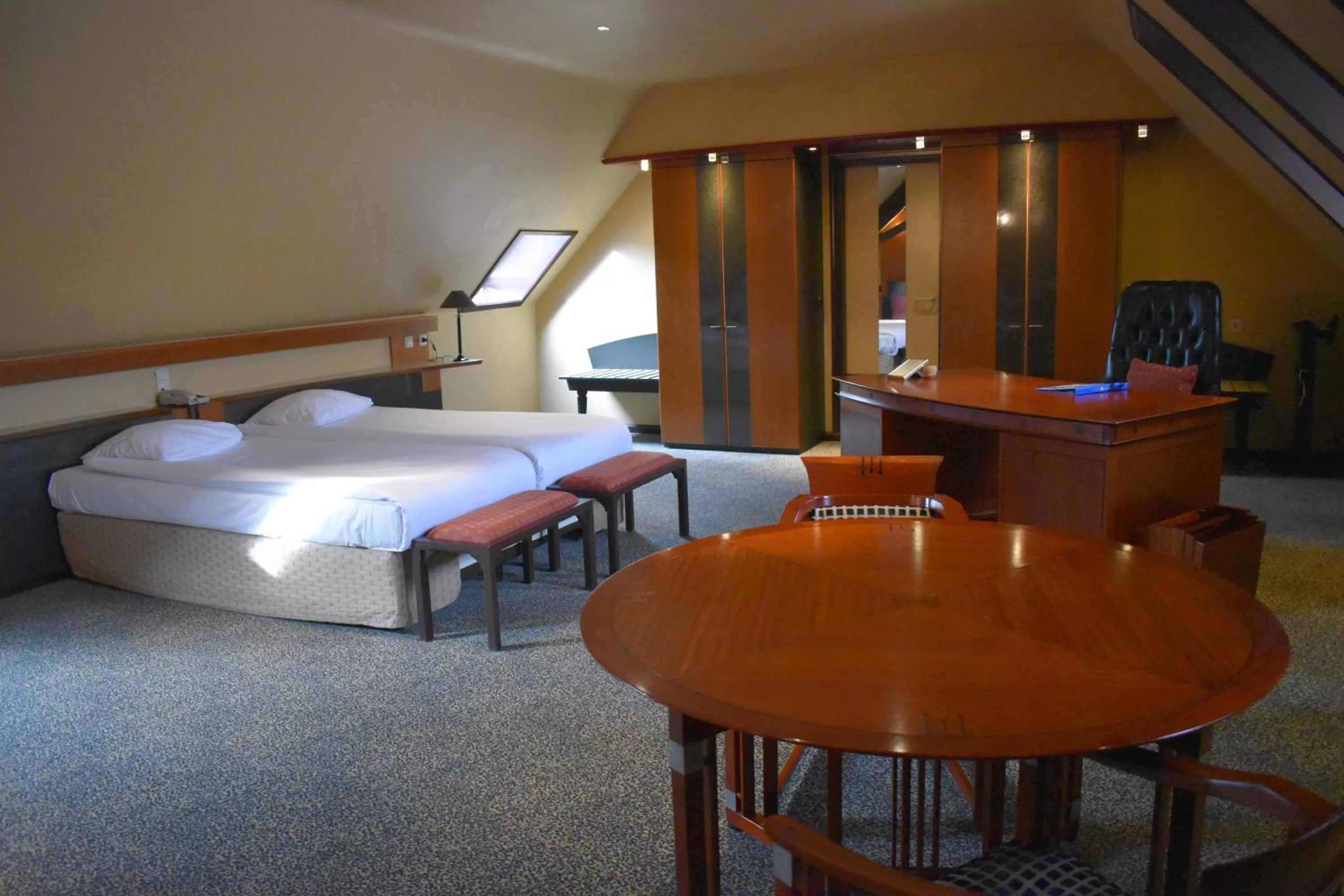 Photo of the whole room, Bed in Fletcher Hotel-Restaurant Kasteel Erenstein