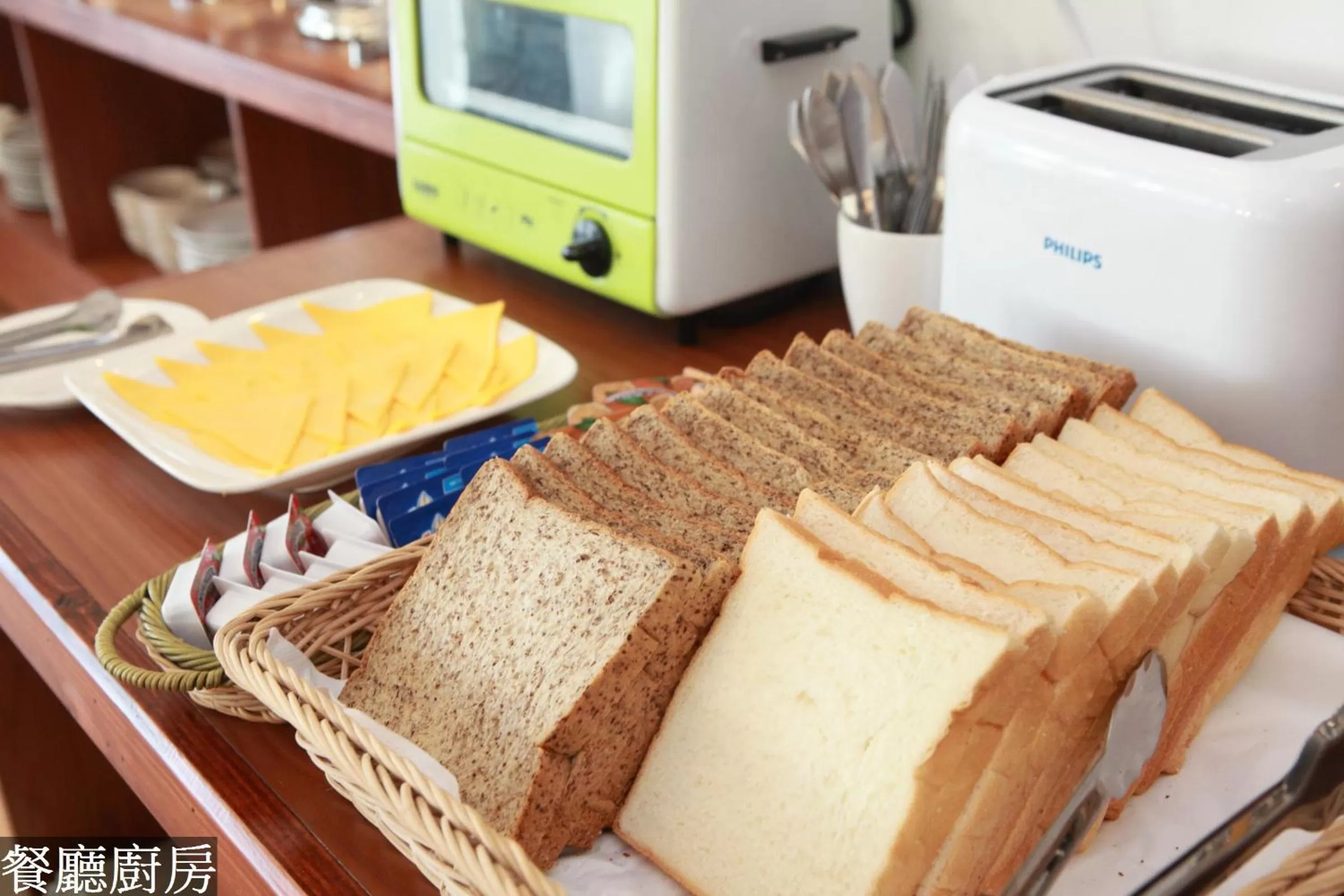 Restaurant/places to eat in Hotel Lohas