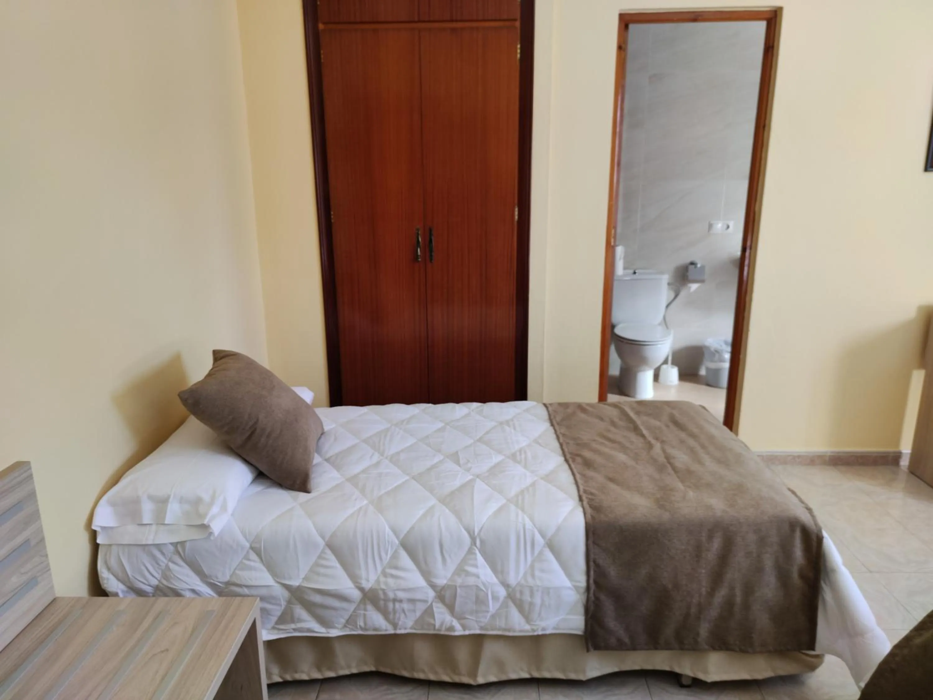 Bed in Hotel Catalán Puerto Real