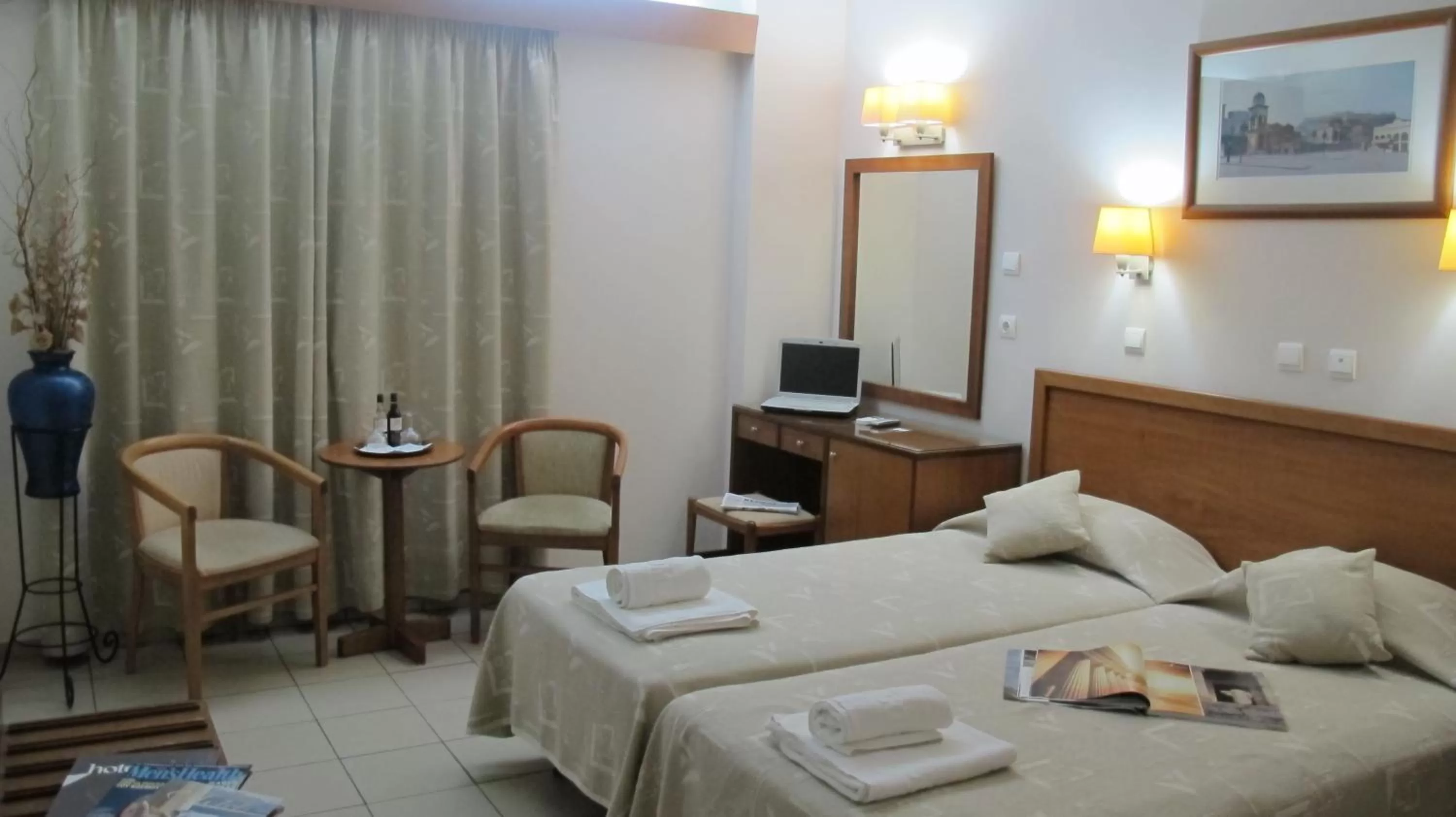 Photo of the whole room, Bed in Hotel Solomou Athens