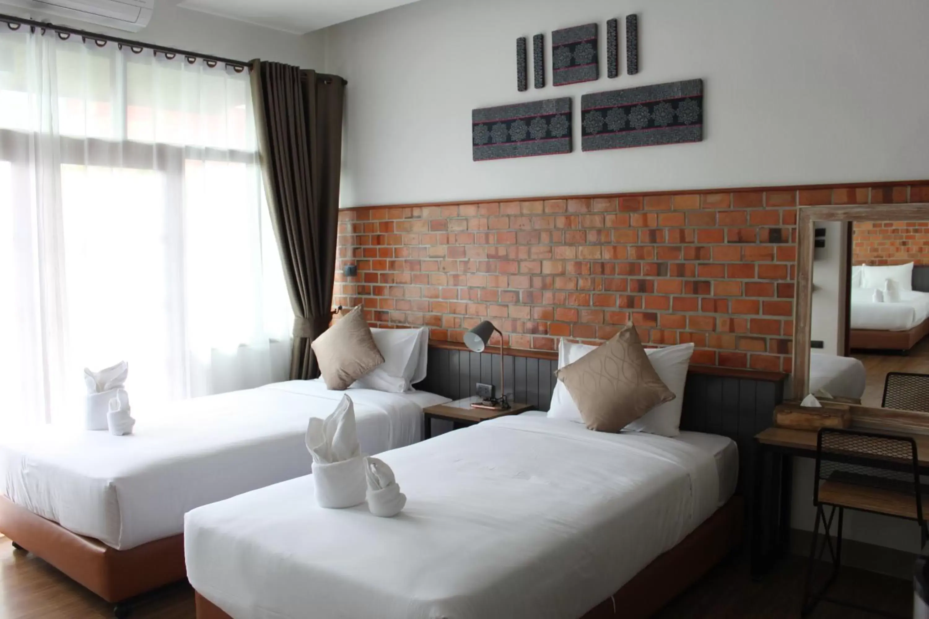 Family Room with Bathroom in The Old City Wall Inn Family Room with Bathroom in The Old City Wall Inn