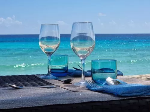 Restaurant/places to eat in Coral Mist Beach Hotel