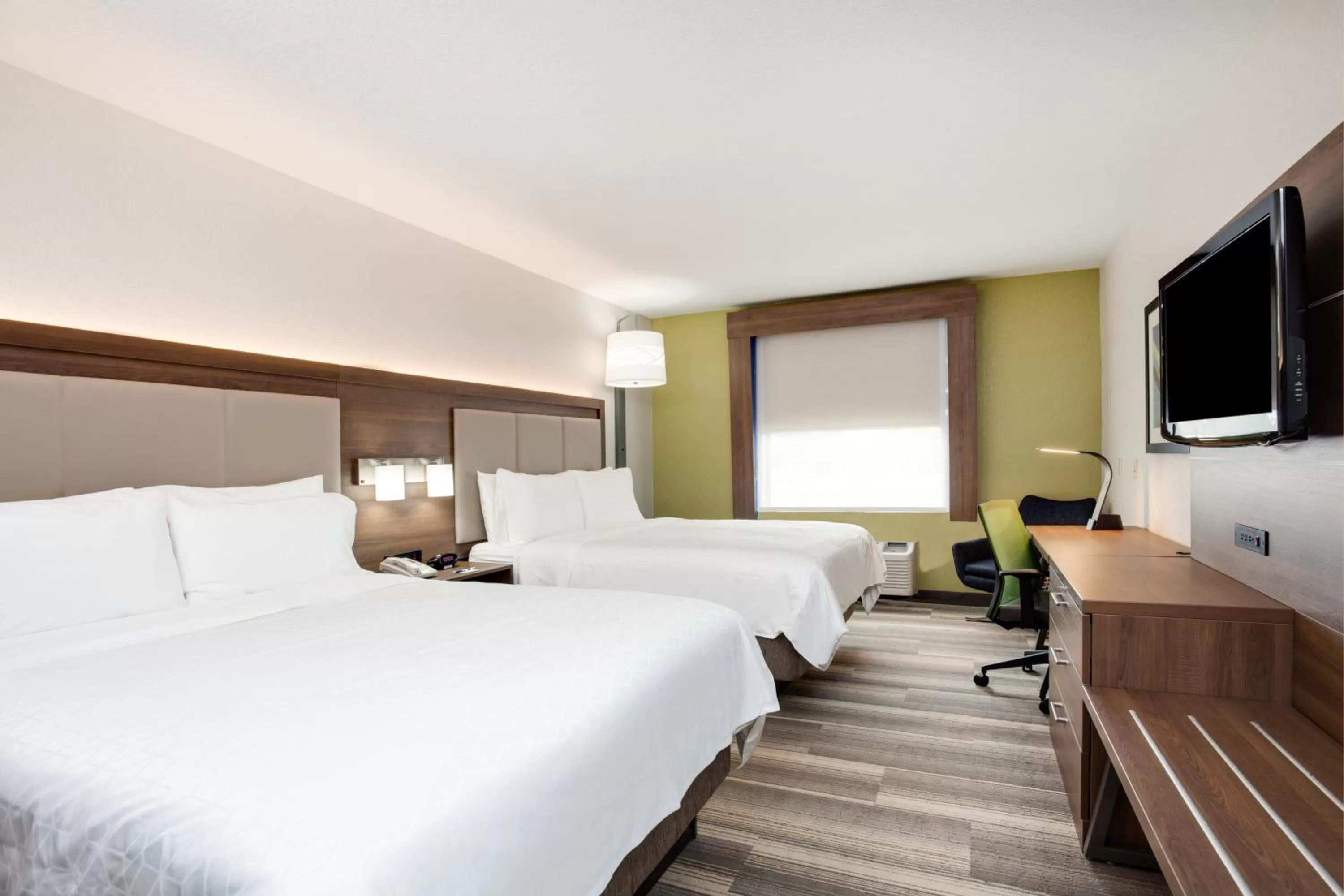 Photo of the whole room, Bed in Holiday Inn Express Hotel & Suites Clewiston by IHG