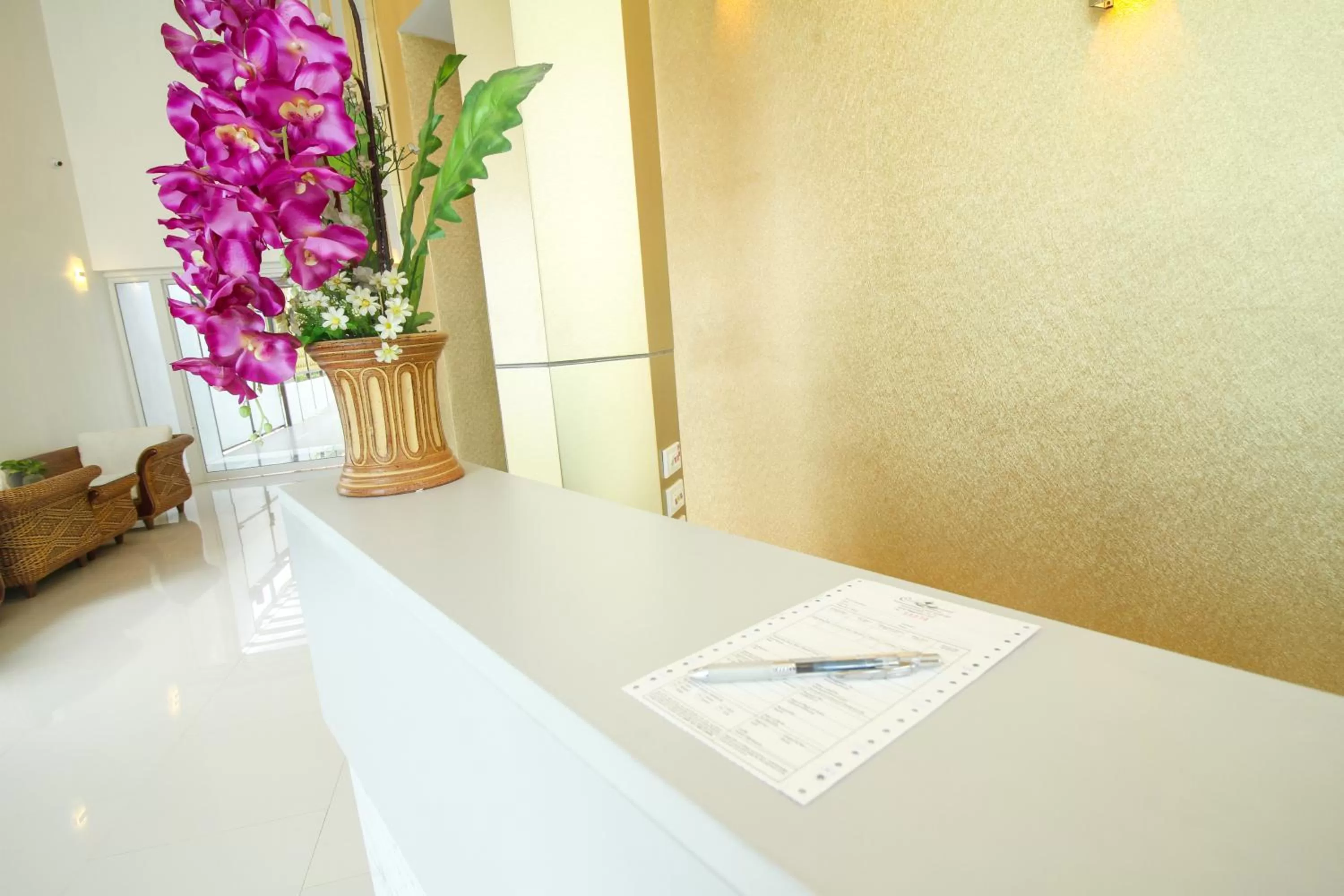 Facade/entrance in Convenient Grand Hotel