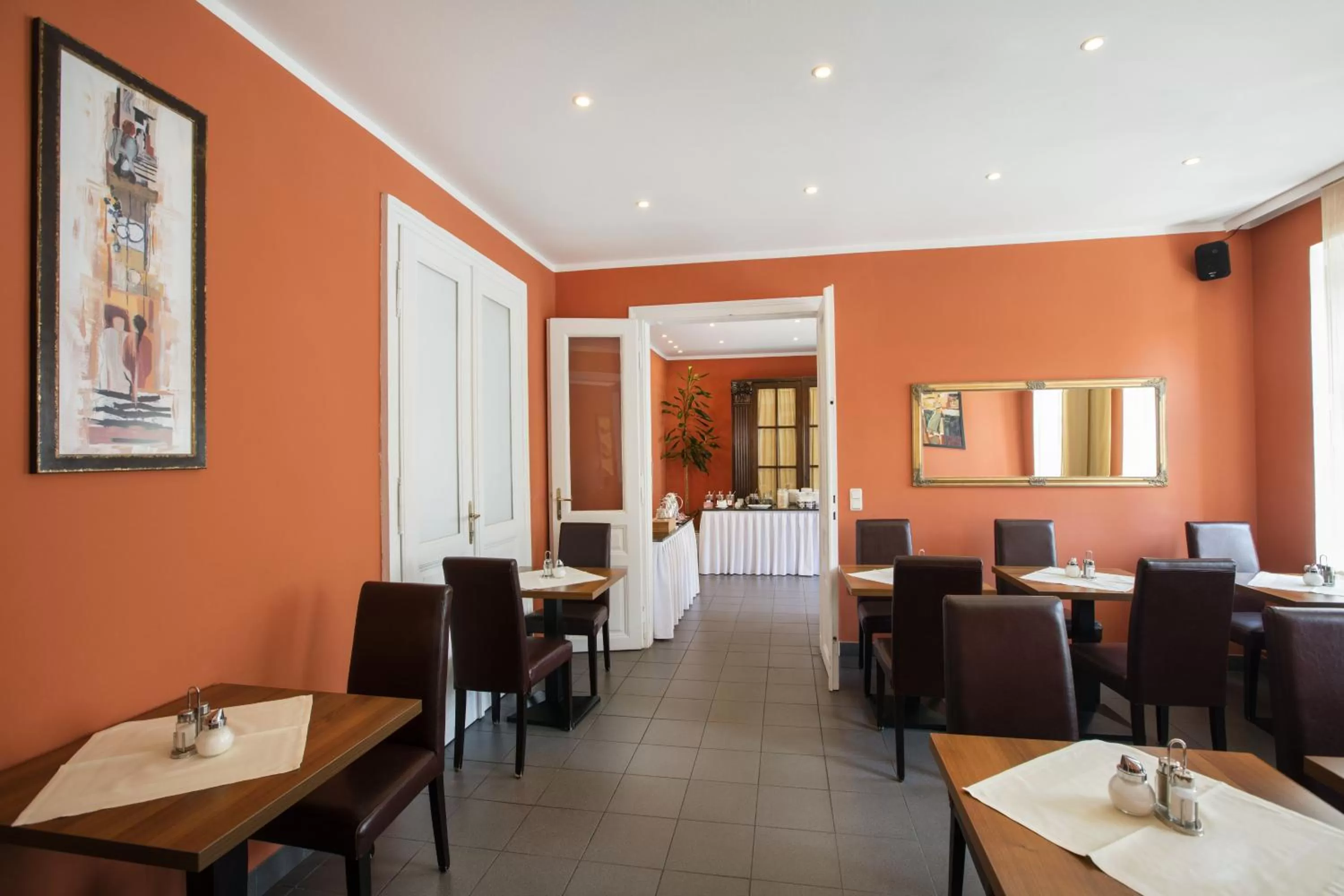 Restaurant/places to eat in Hahn Hotel Vienna