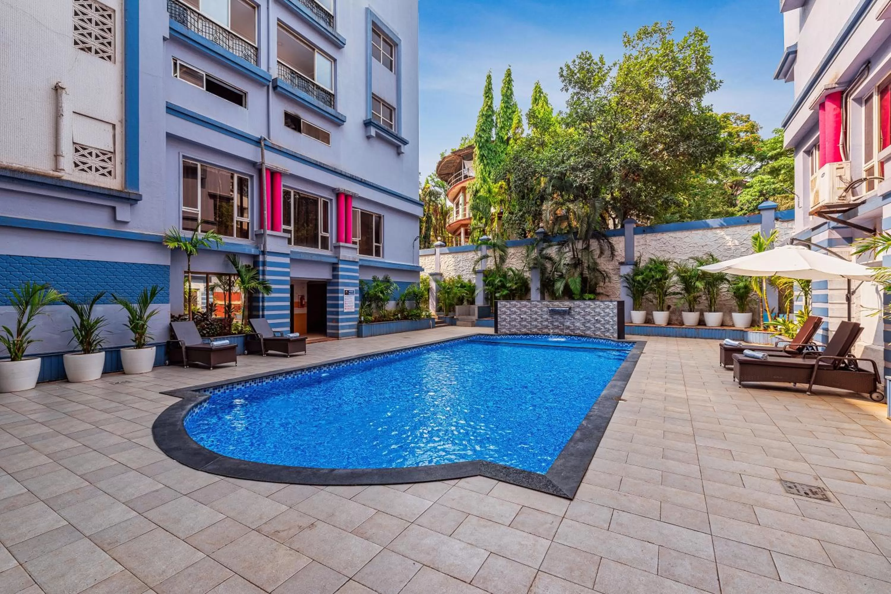 Swimming pool in Mayur Retreat & Spa