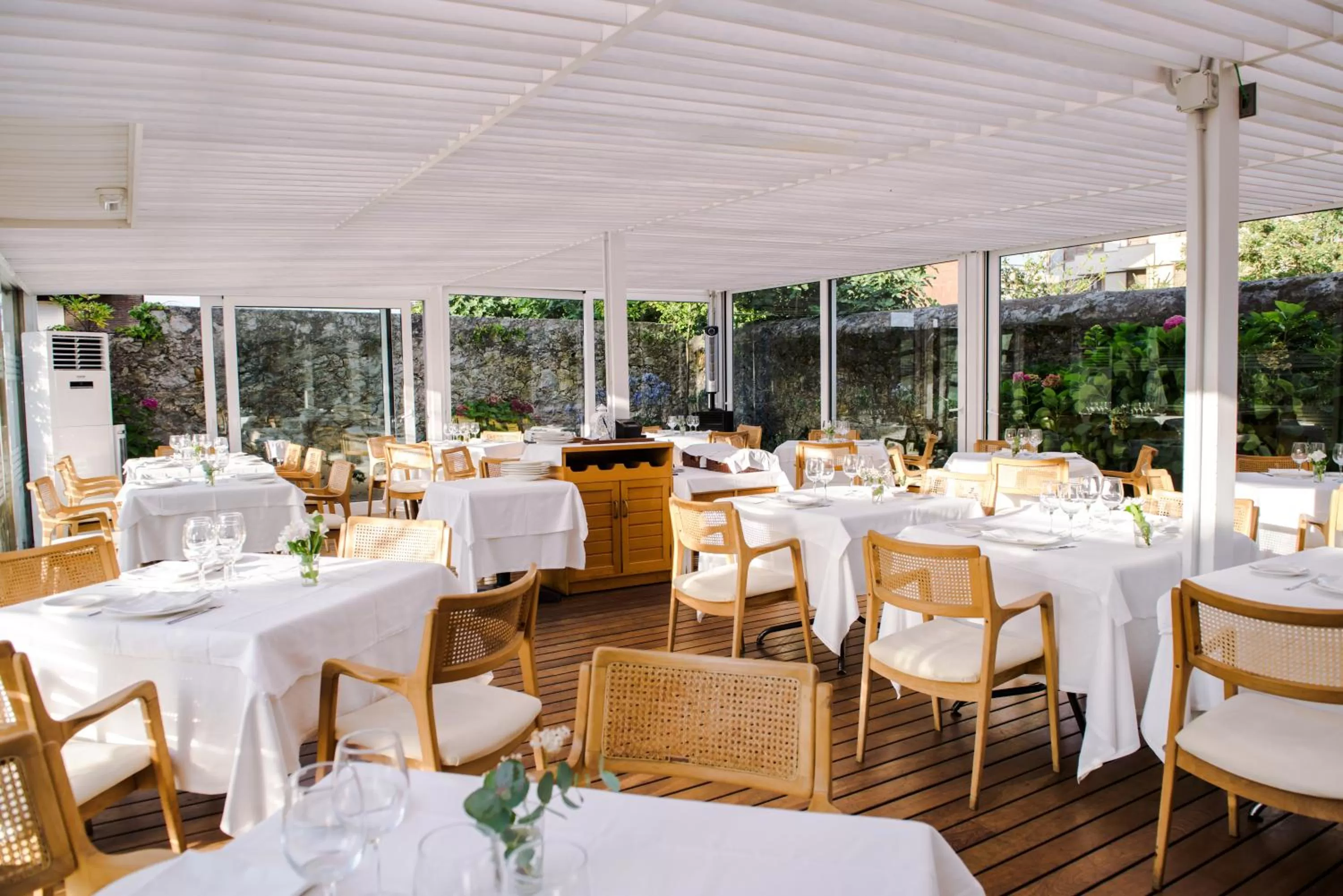 Restaurant/places to eat in Gran Hotel Victoria