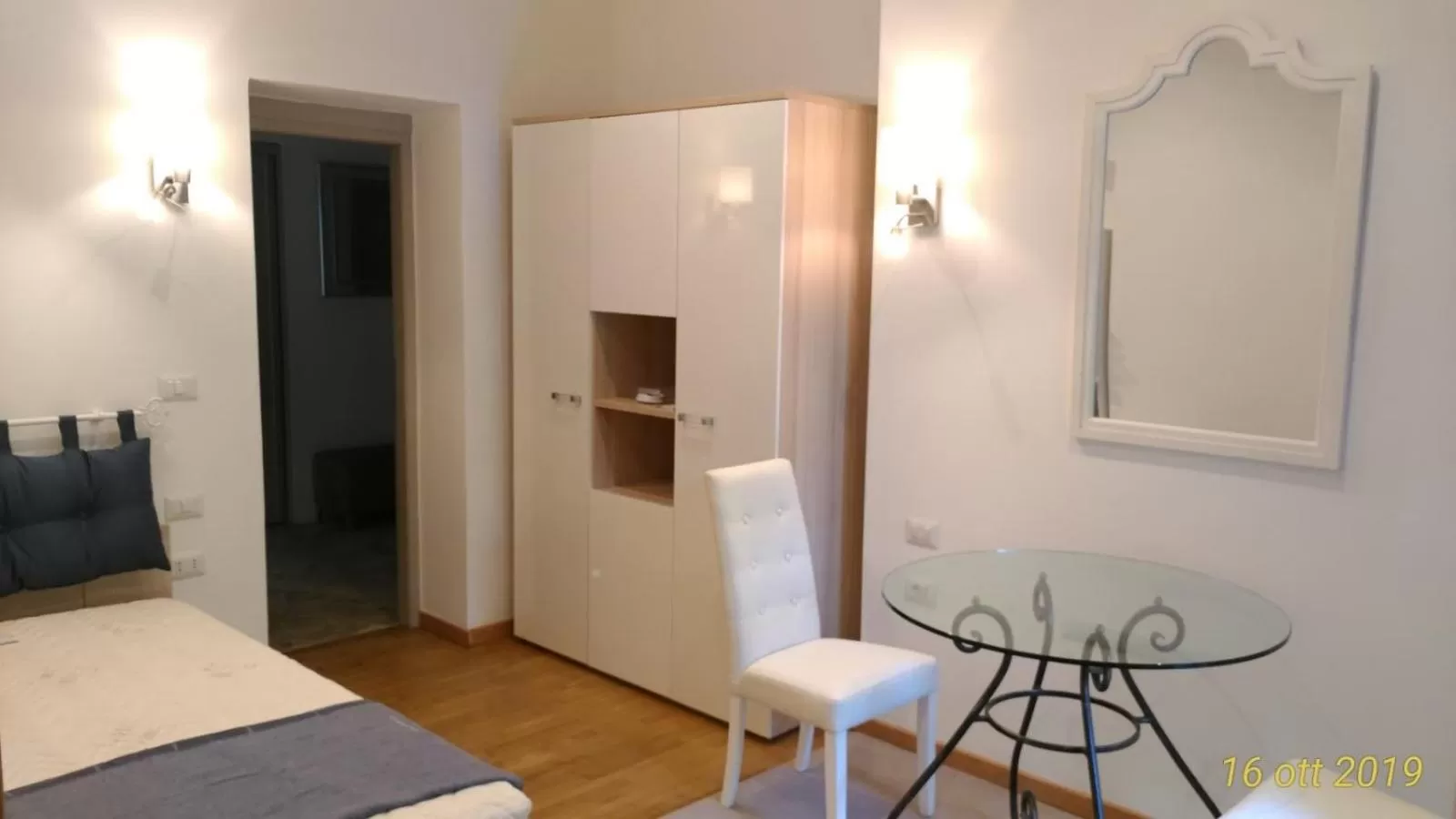 Bed, TV/Entertainment Center in "La Selvetta" bed and breakfast