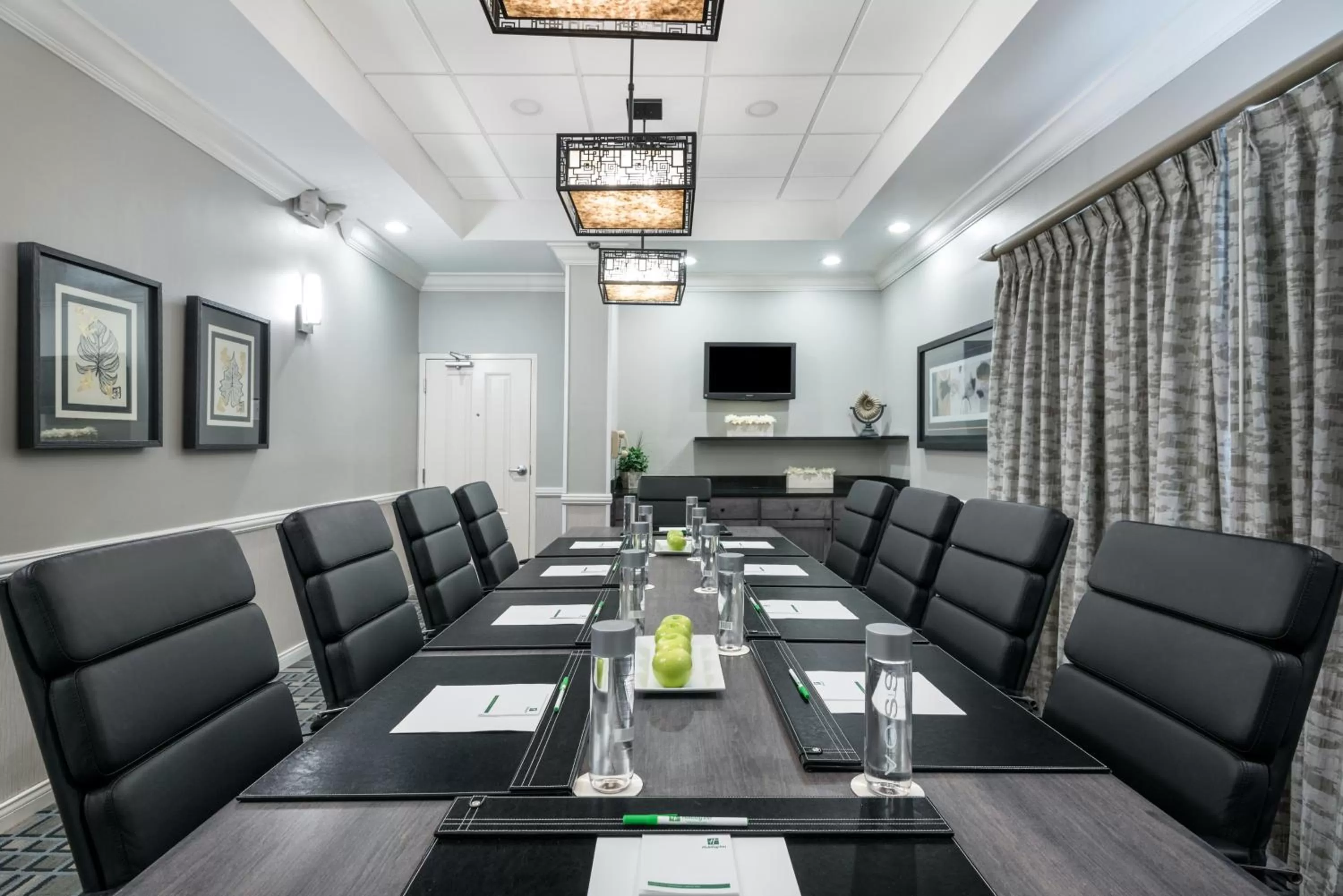 Meeting/conference room in Holiday Inn Fort Lauderdale Airport by IHG