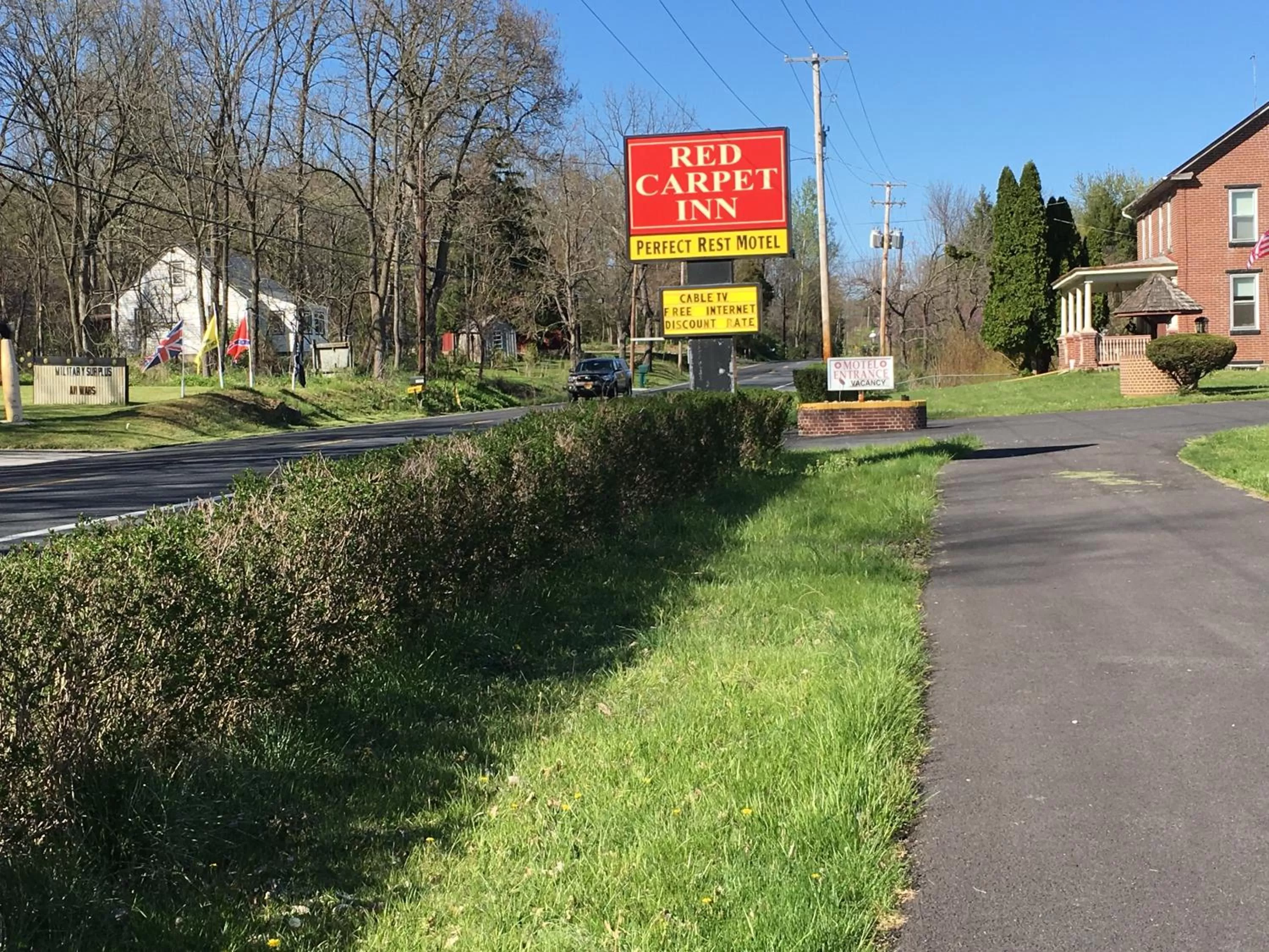 Property building in Red Carpet Inn - Gettysburg