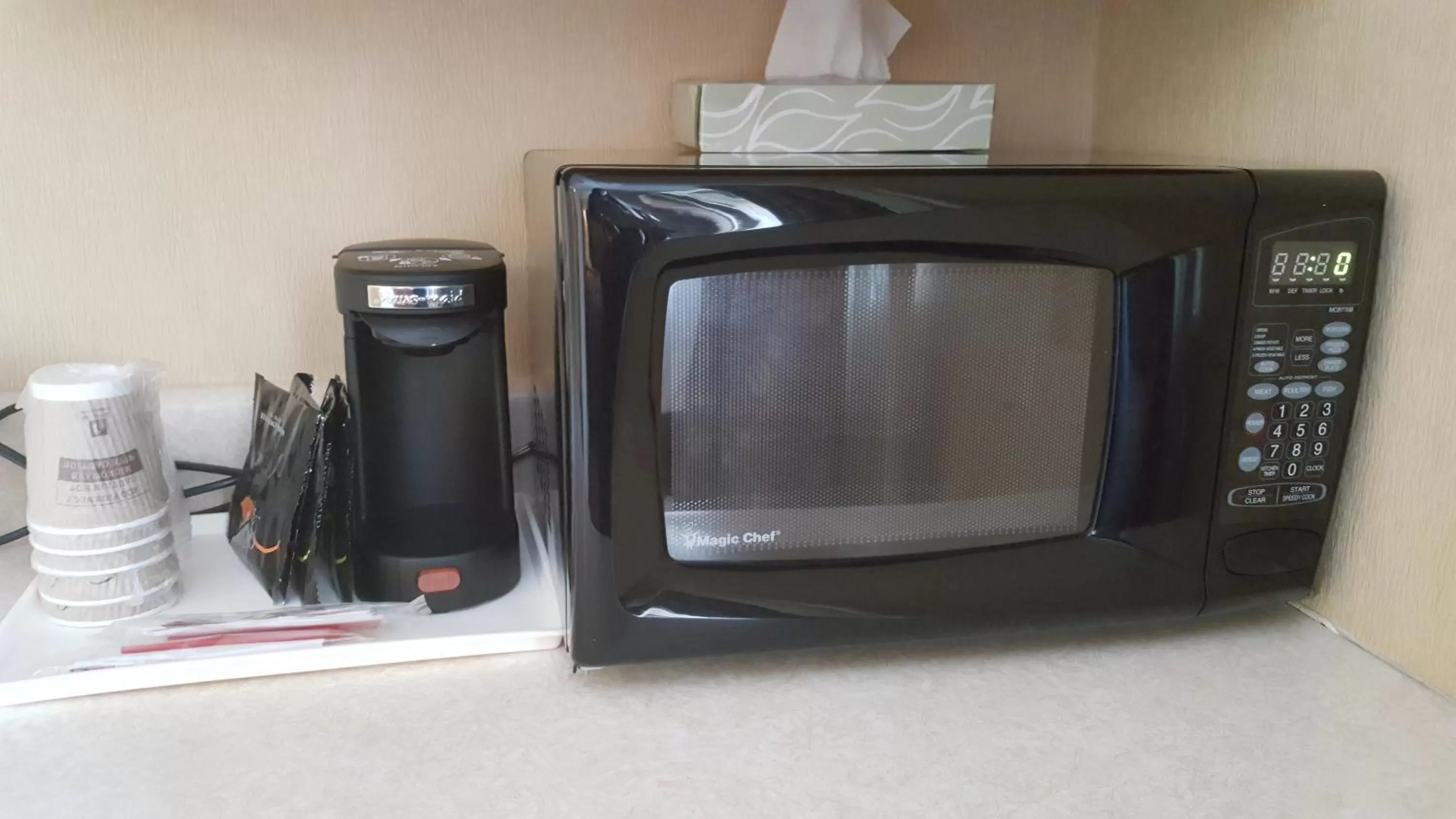 King Room with Sofa - Non Smoking in Rodeway Inn & Suites Hershey