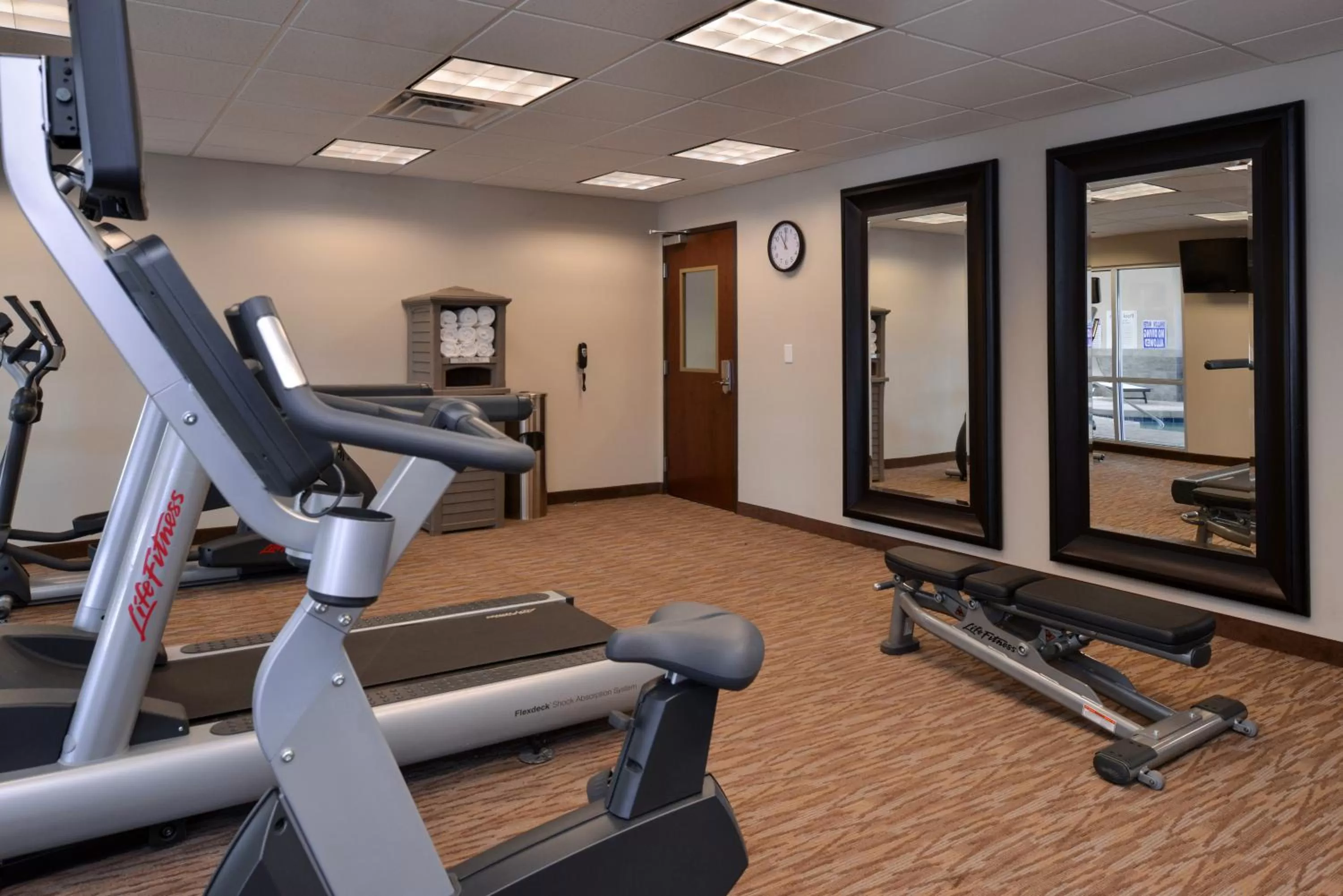 Fitness centre/facilities in Holiday Inn Express & Suites Williams by IHG