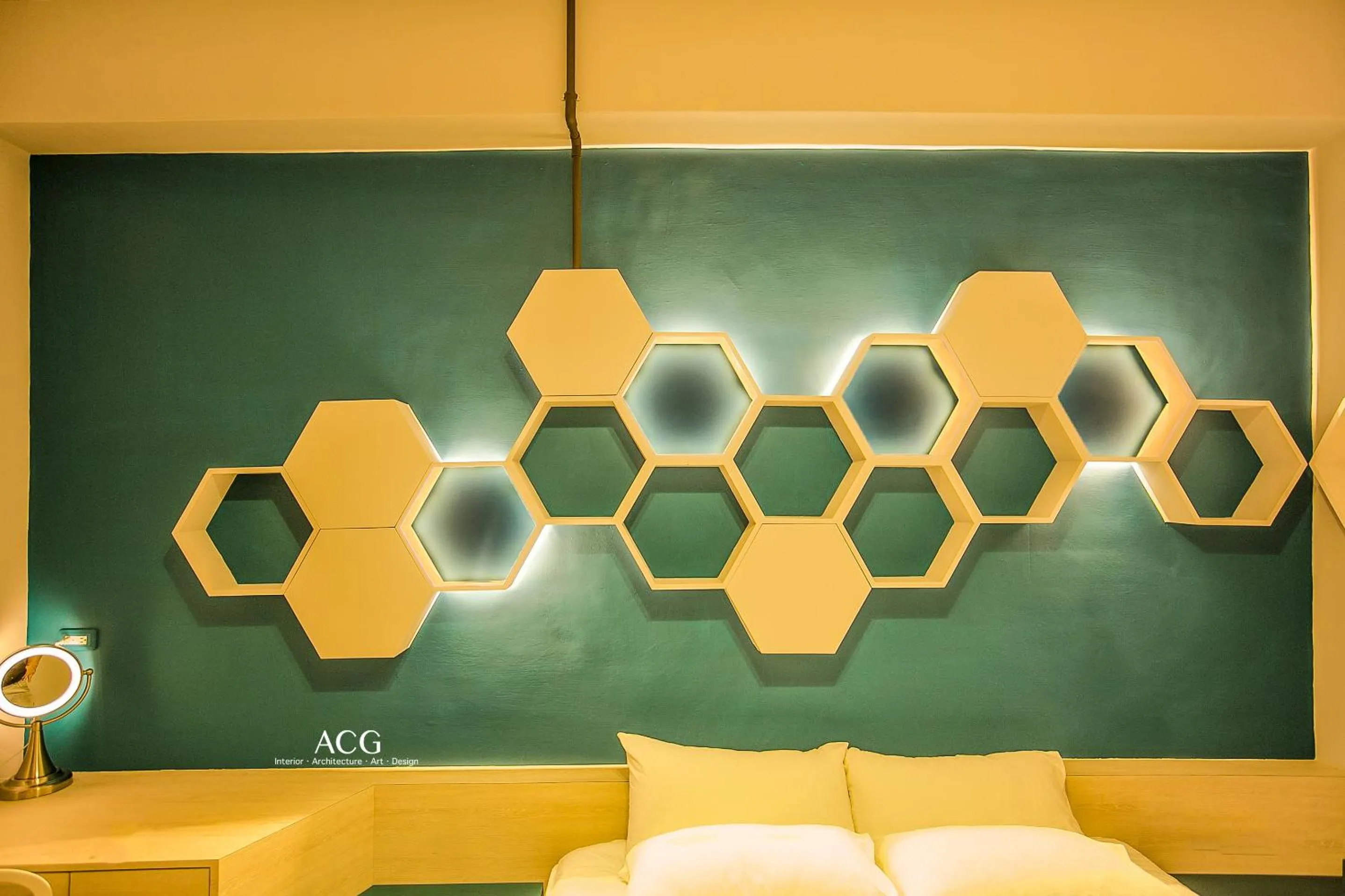 Superior King Suite in Art Zone