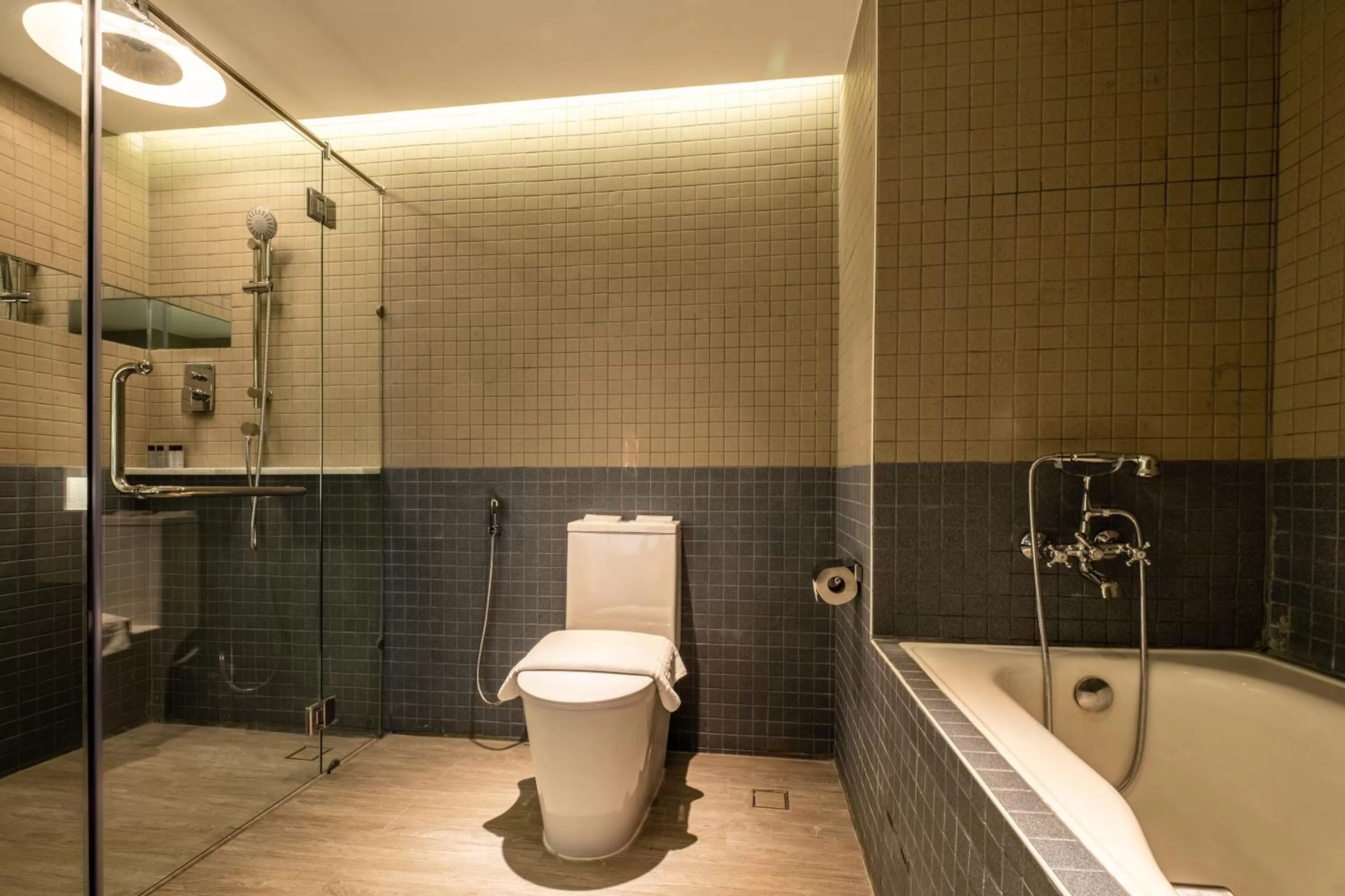 Shower in Grand Swiss-Belhotel Melaka