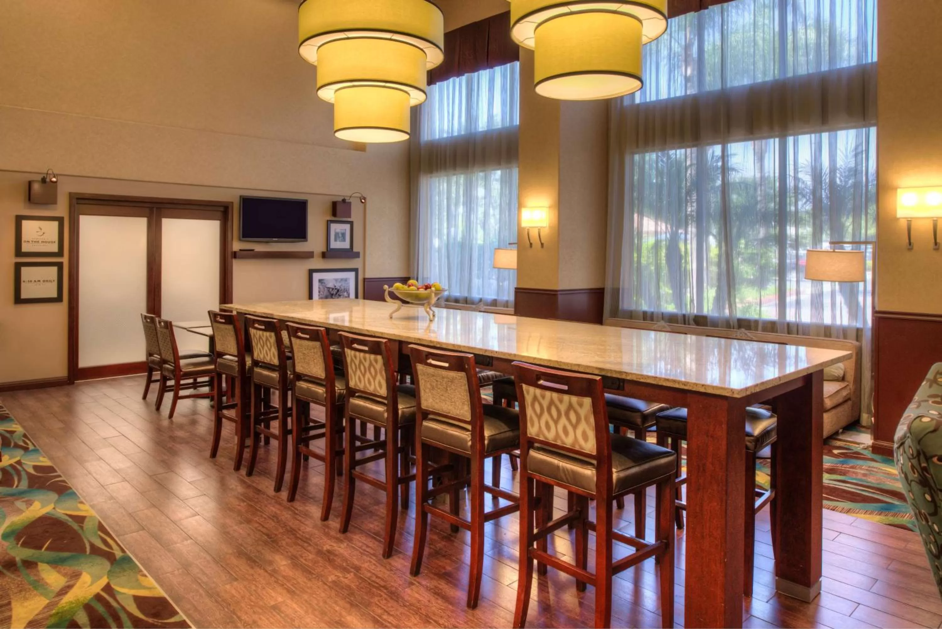 Lobby or reception in Hampton Inn & Suites Ontario