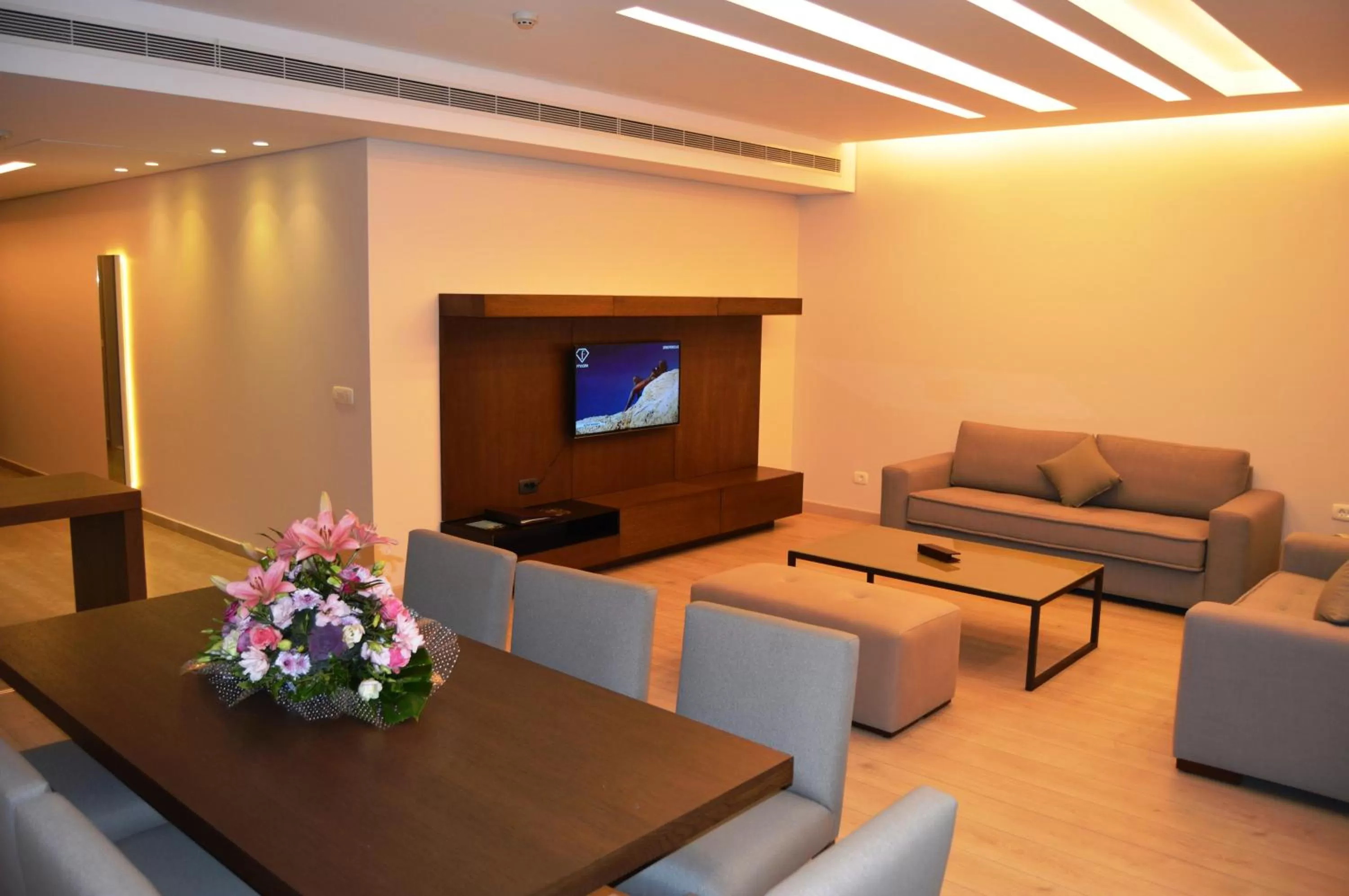 TV and multimedia, Seating Area in Country Lodge Hotel & Resort Beirut