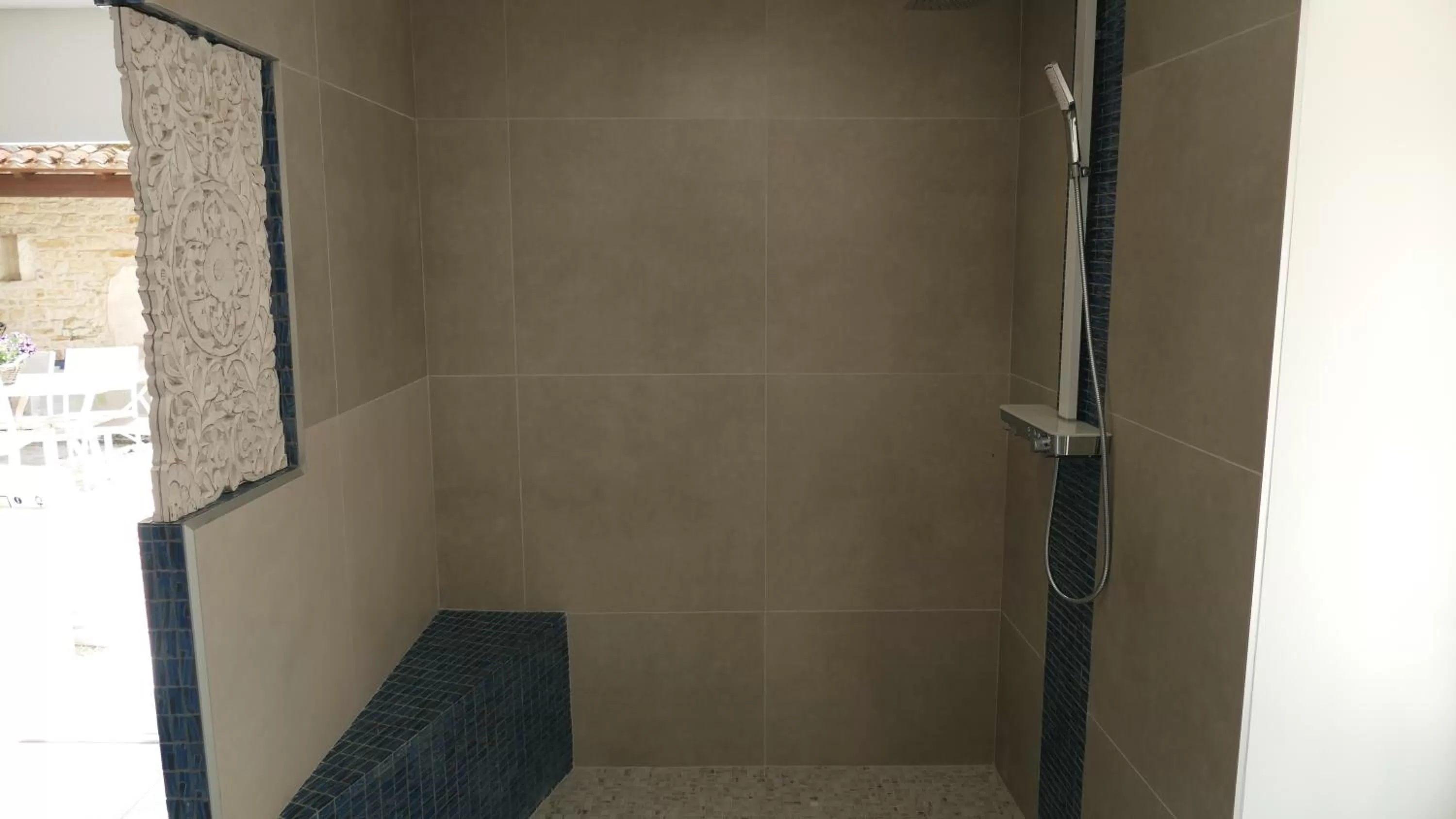 Bathroom in La Rochelle et l'Aunis