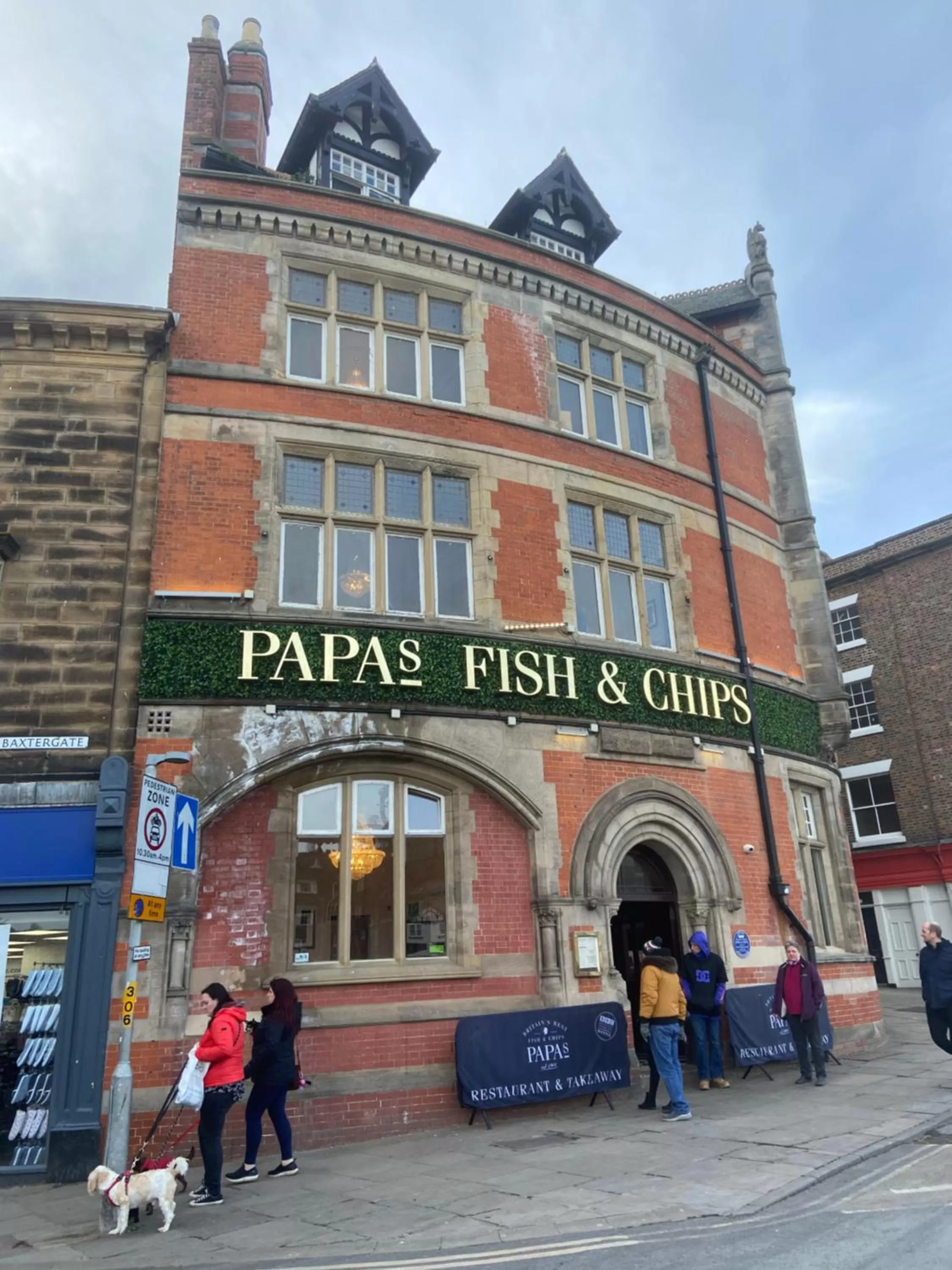 Restaurant/places to eat in LilyRose Hotel