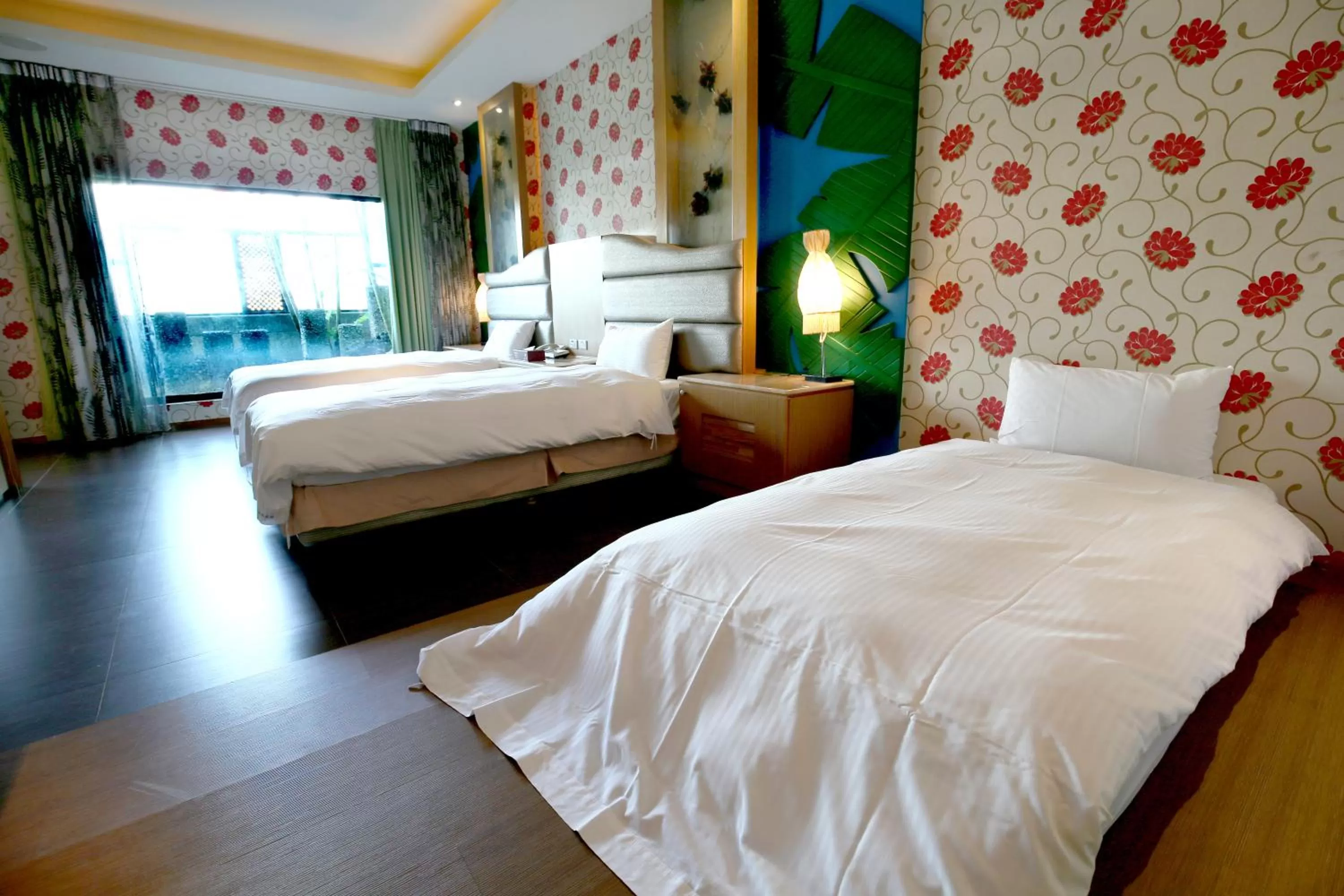 bunk bed, Bed in Moon Area Motel