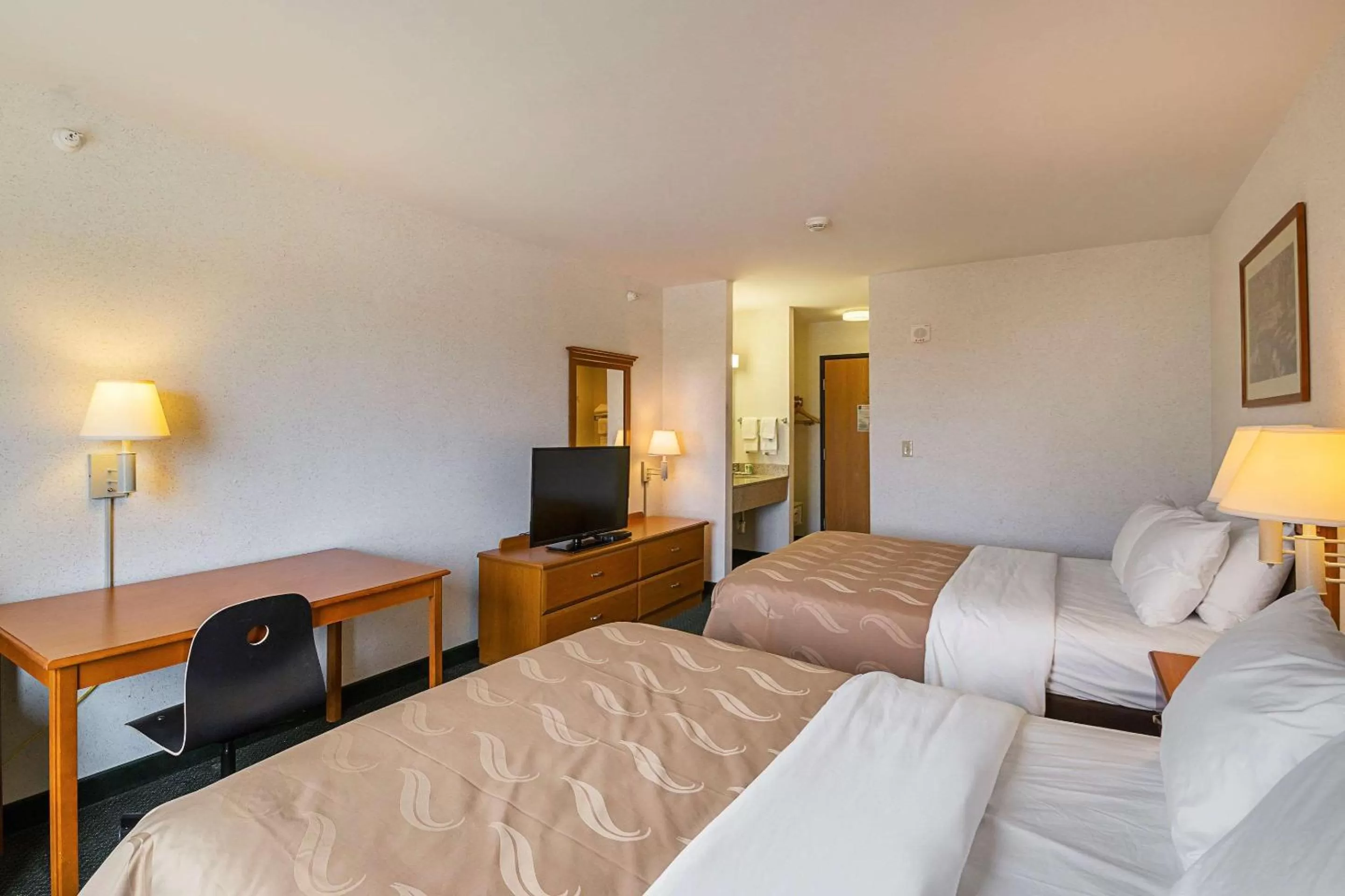 Photo of the whole room, Bed in Quality Inn & Suites Belmont - Platteville