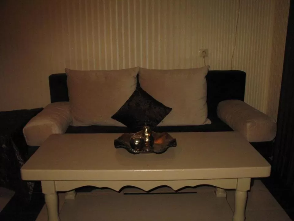 Photo of the whole room, Seating Area in Family Hotel Kartala