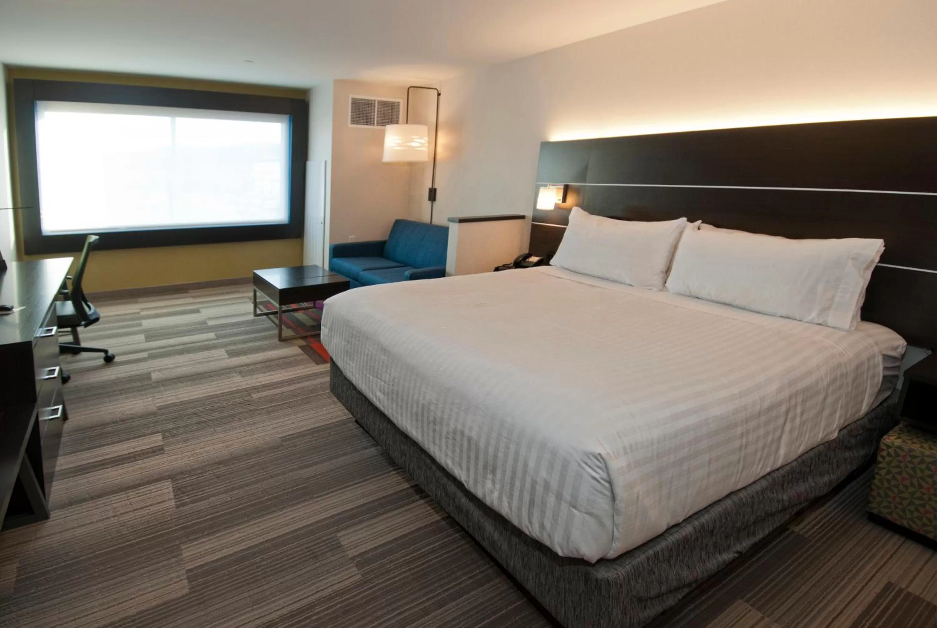 Bedroom, Bed in Holiday Inn Express & Suites Johnstown by IHG
