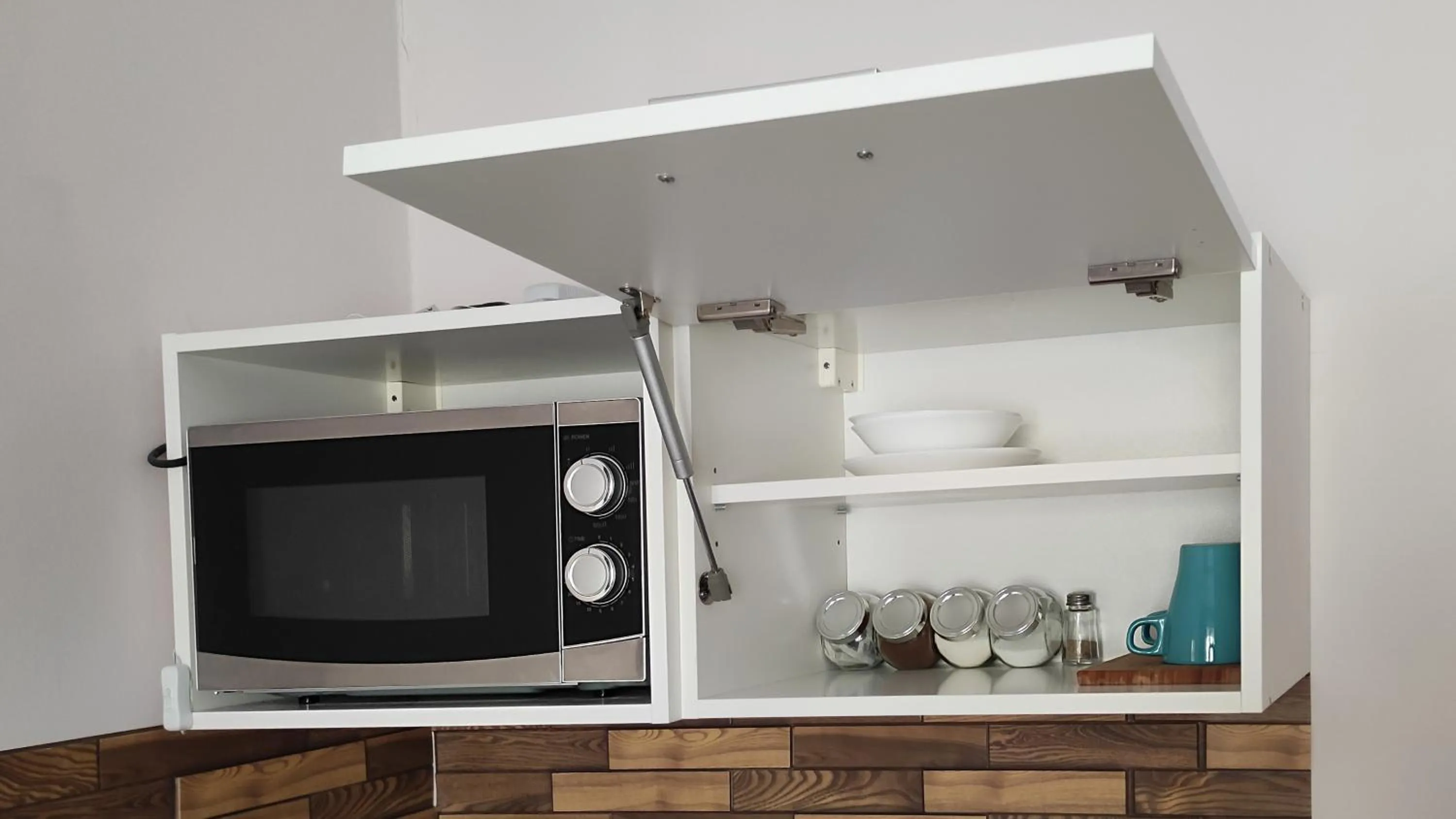 TV and multimedia in Hostel Helvetia Rooms Warsaw CITY CENTER and OLD TOWN