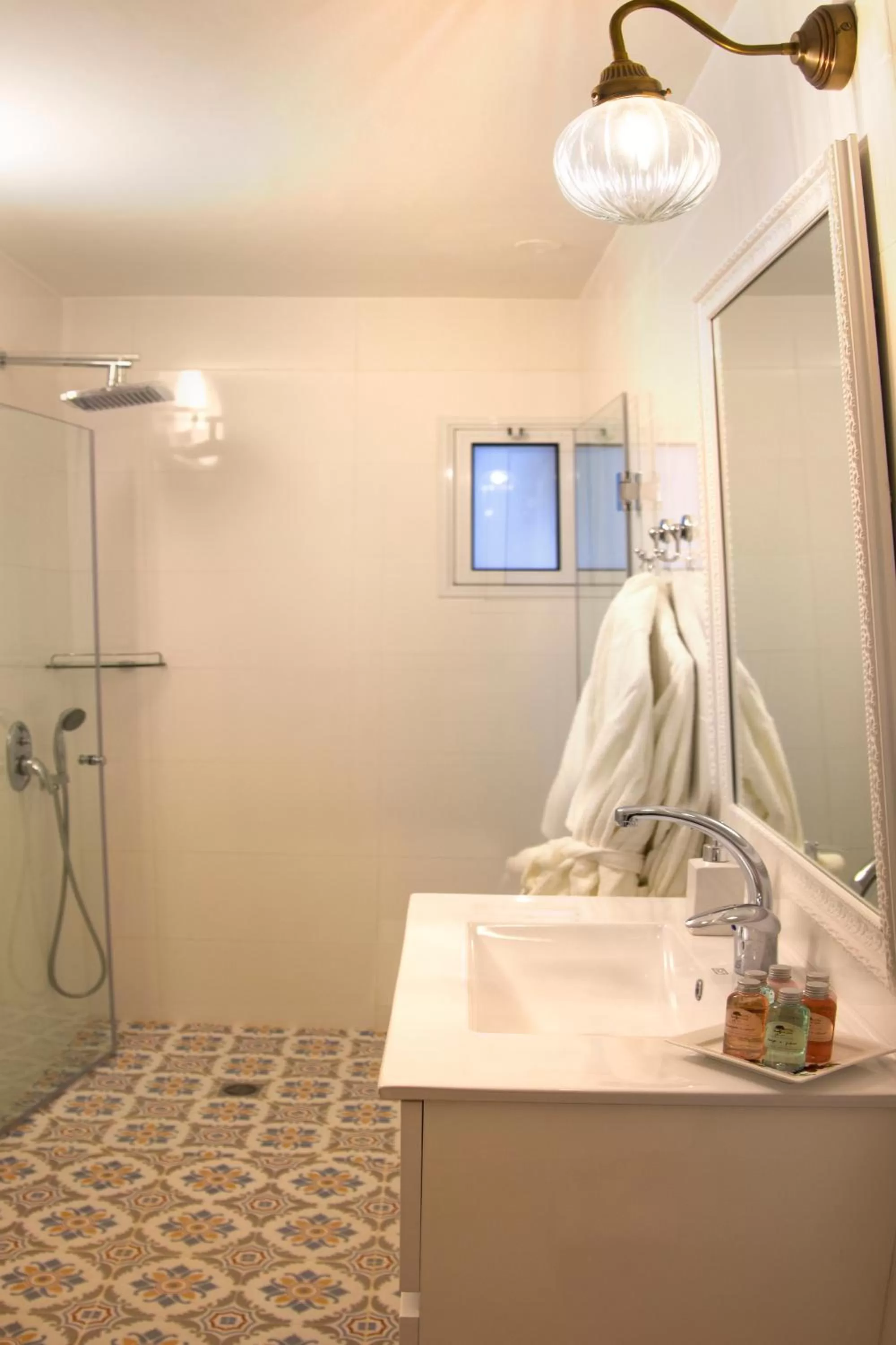 Shower, Bathroom in Beit Shalom Historical boutique Hotel