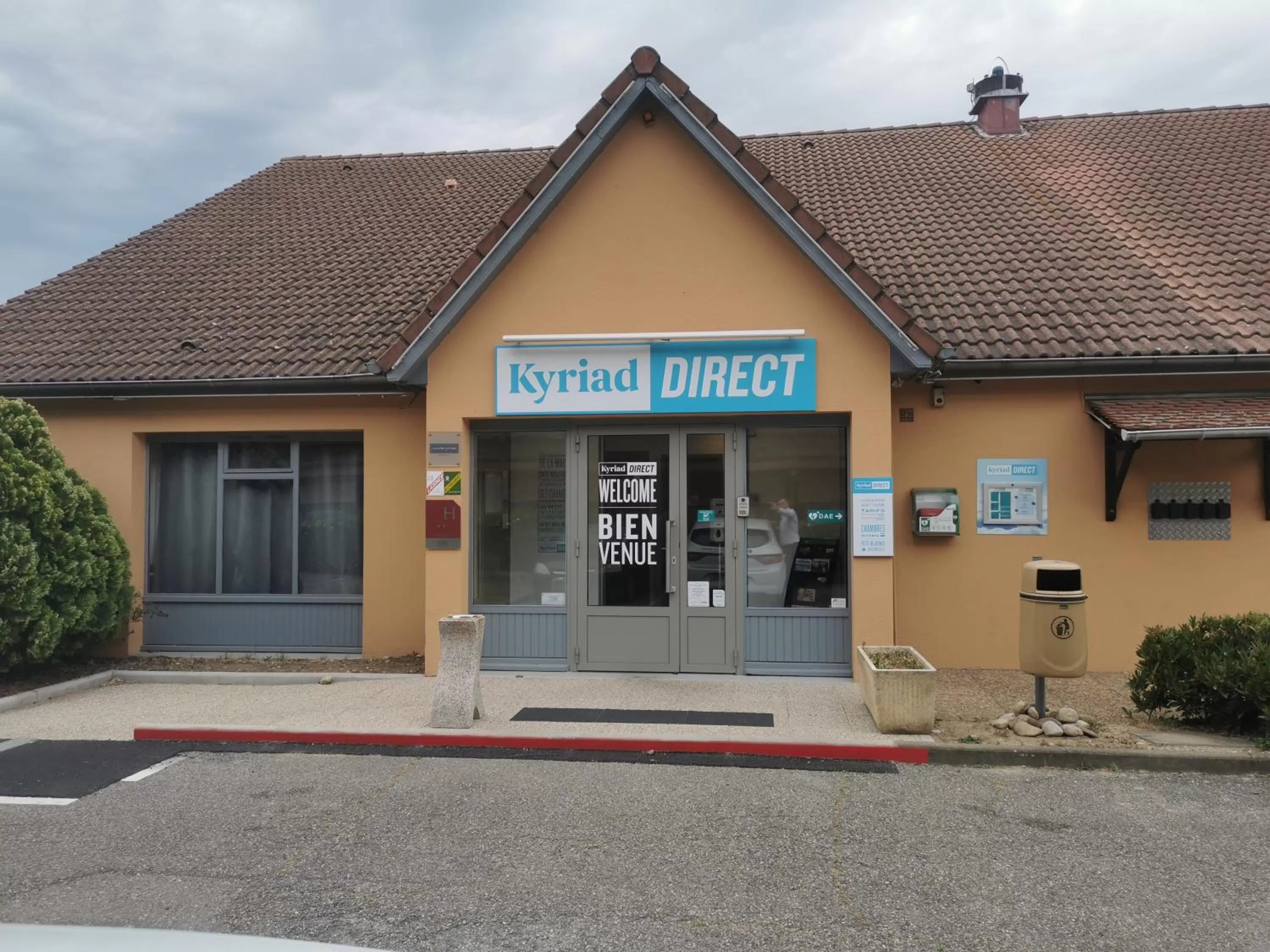 Facade/entrance in Kyriad Direct Lyon Sud - Chasse-Sur-Rhône