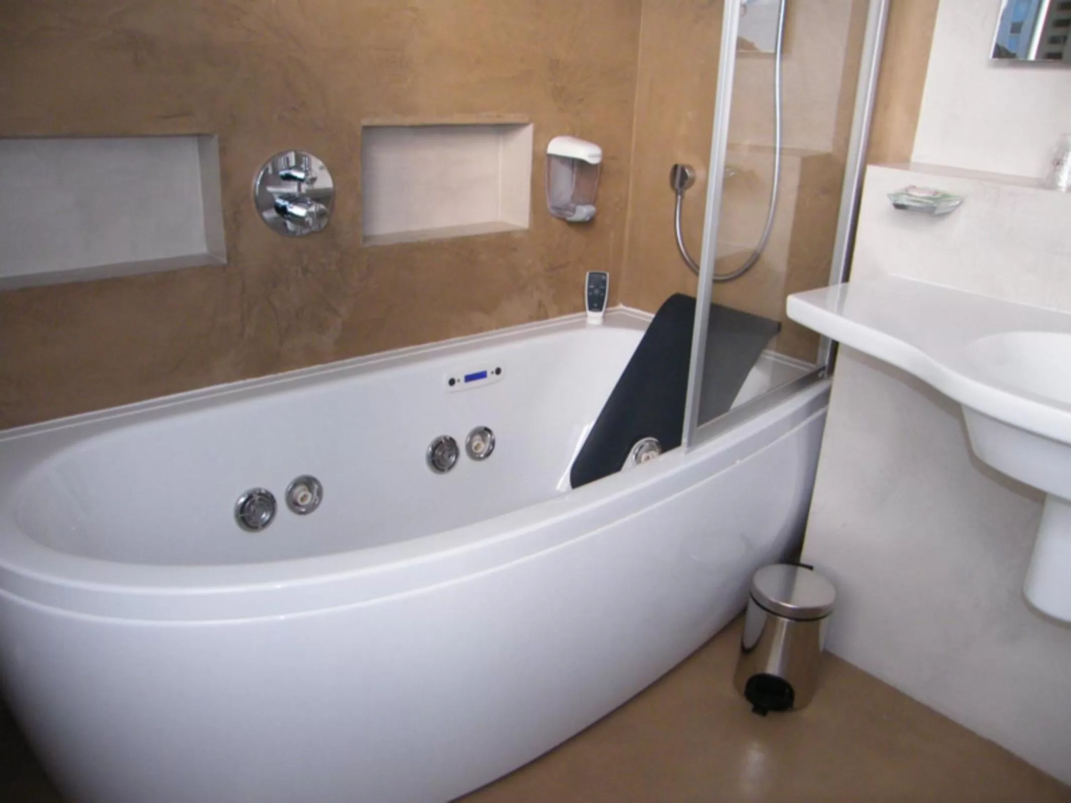 Bathroom in CIT'HOTEL Saint-Pierre