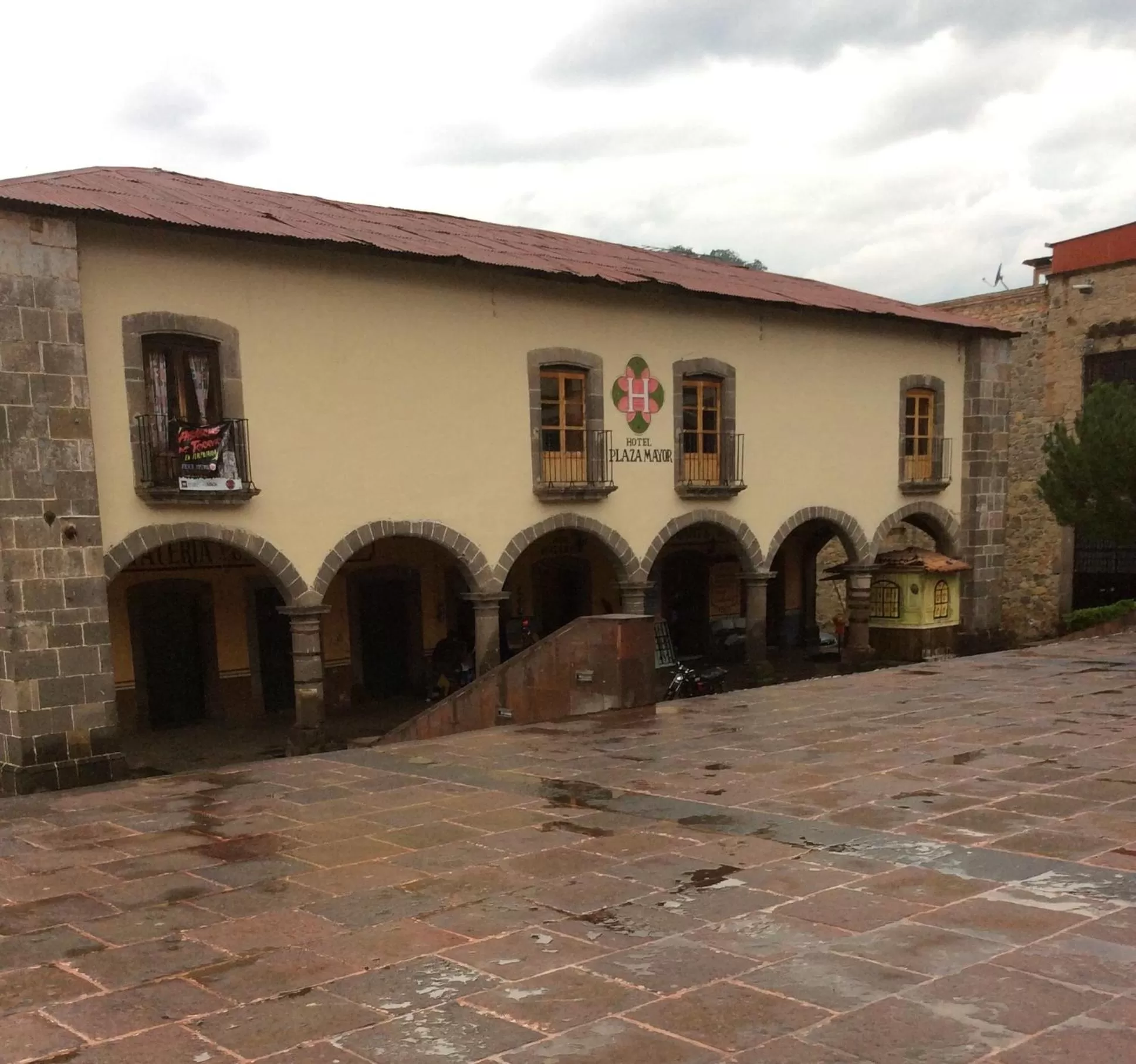 Facade/entrance in Hotel Plaza Mayor