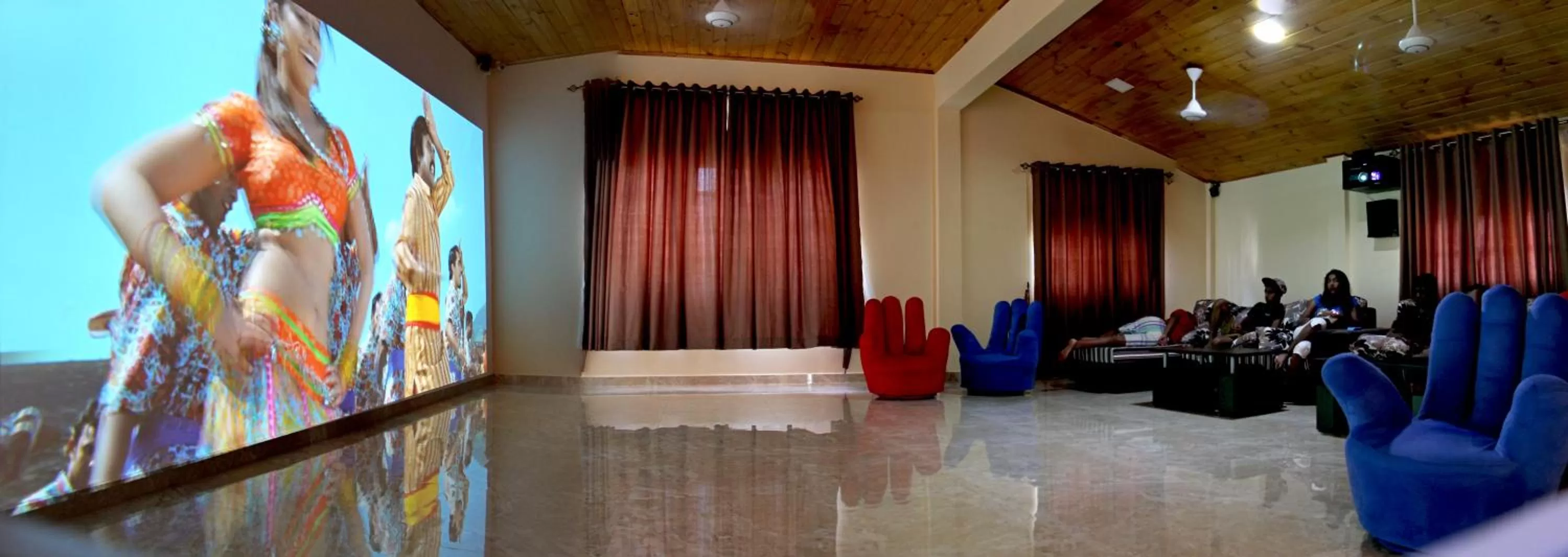 Evening entertainment in Bluewater Beach Resort