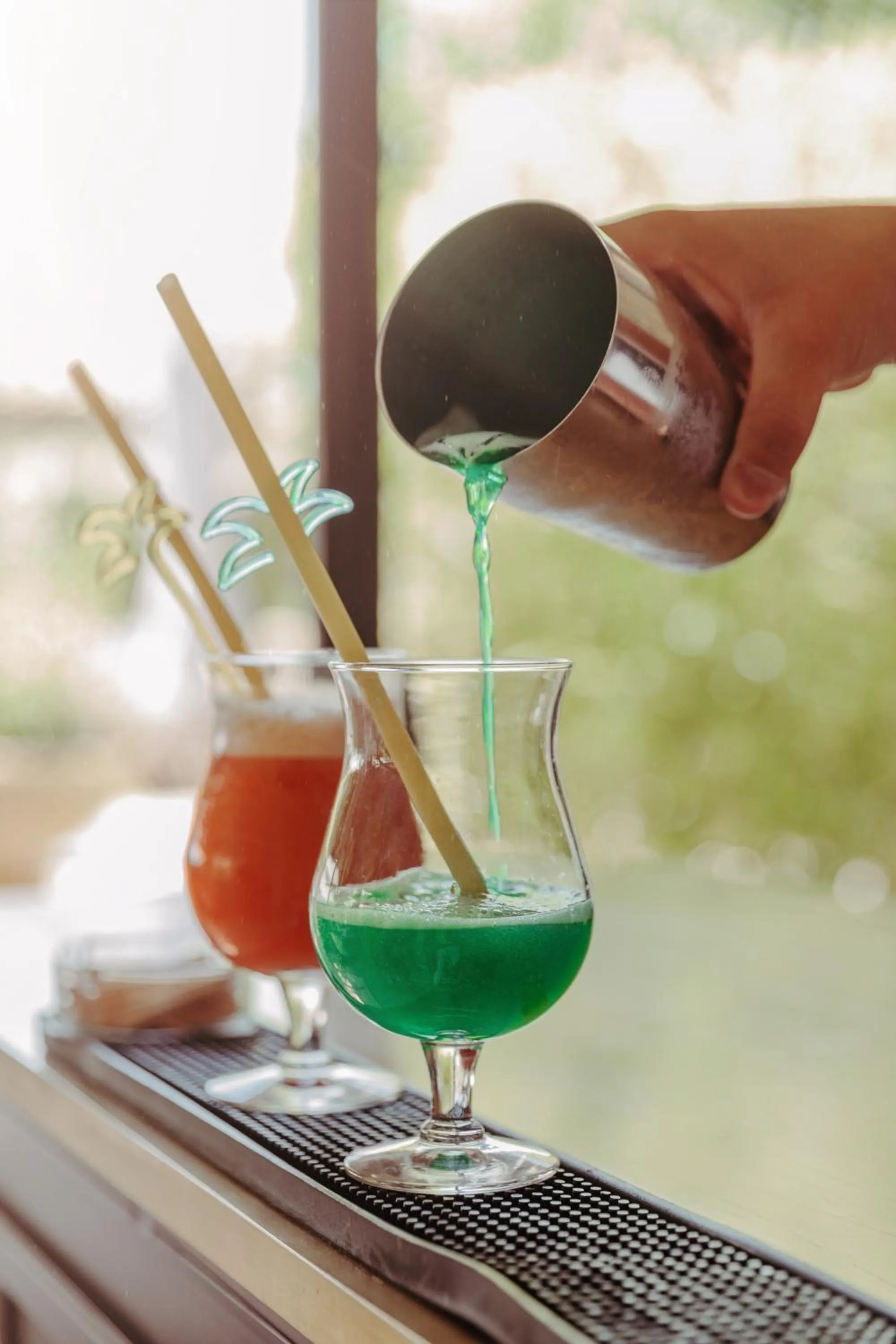 Lounge or bar in Mas des Romarins, The Originals Relais