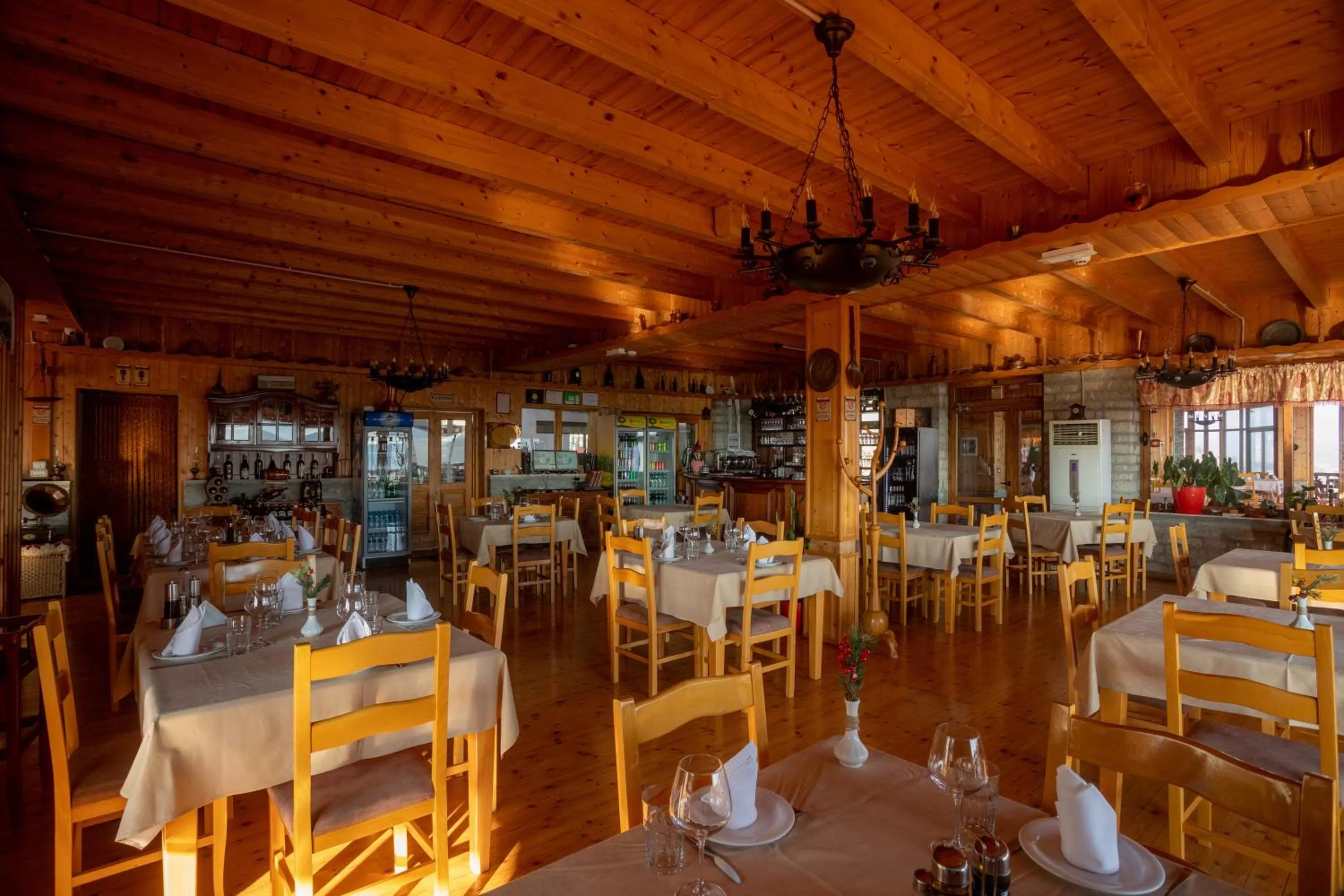 Restaurant/Places to Eat in OLD HOUSE