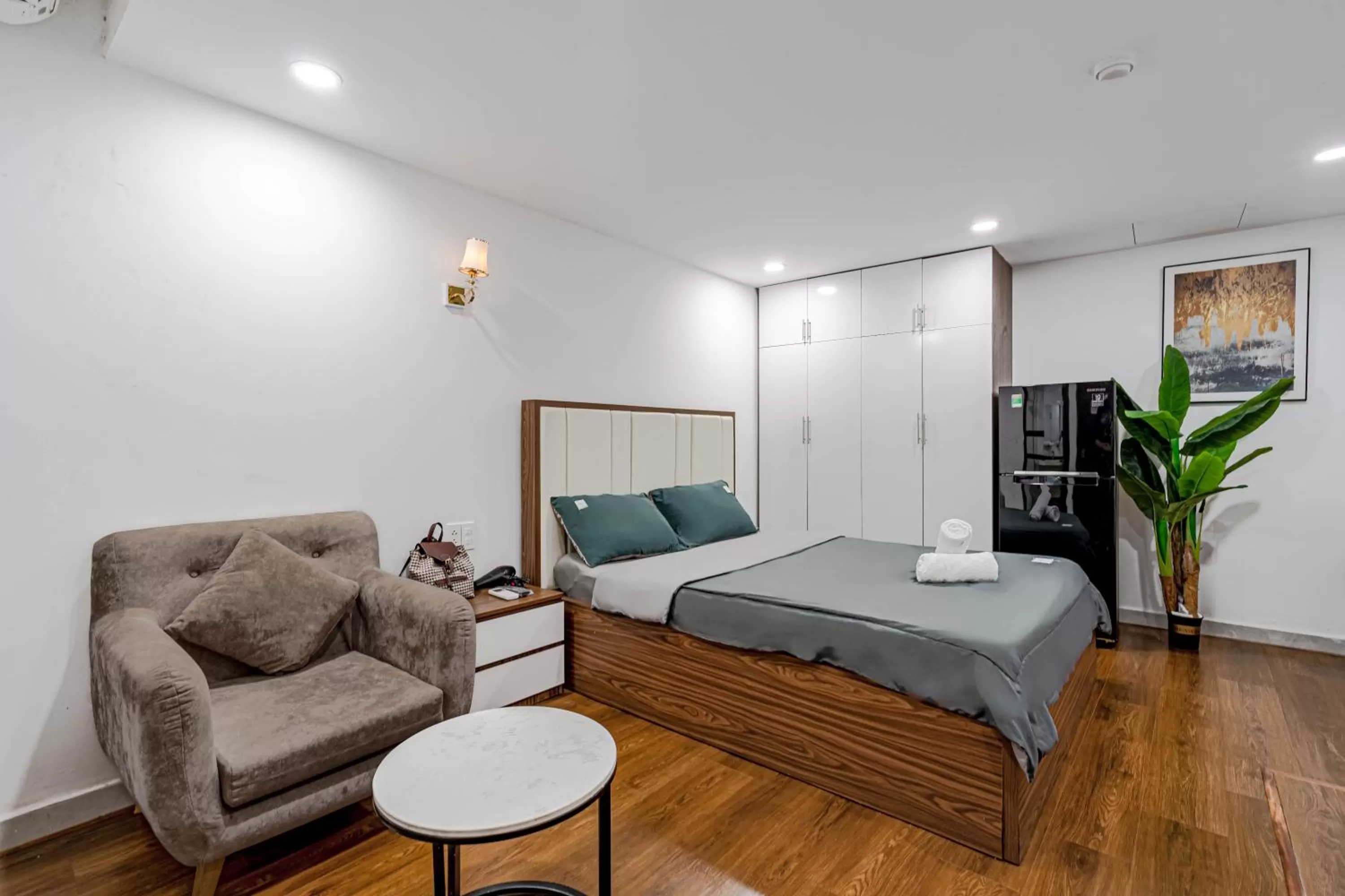 Bed in Spring Hill Apartment -The High Class