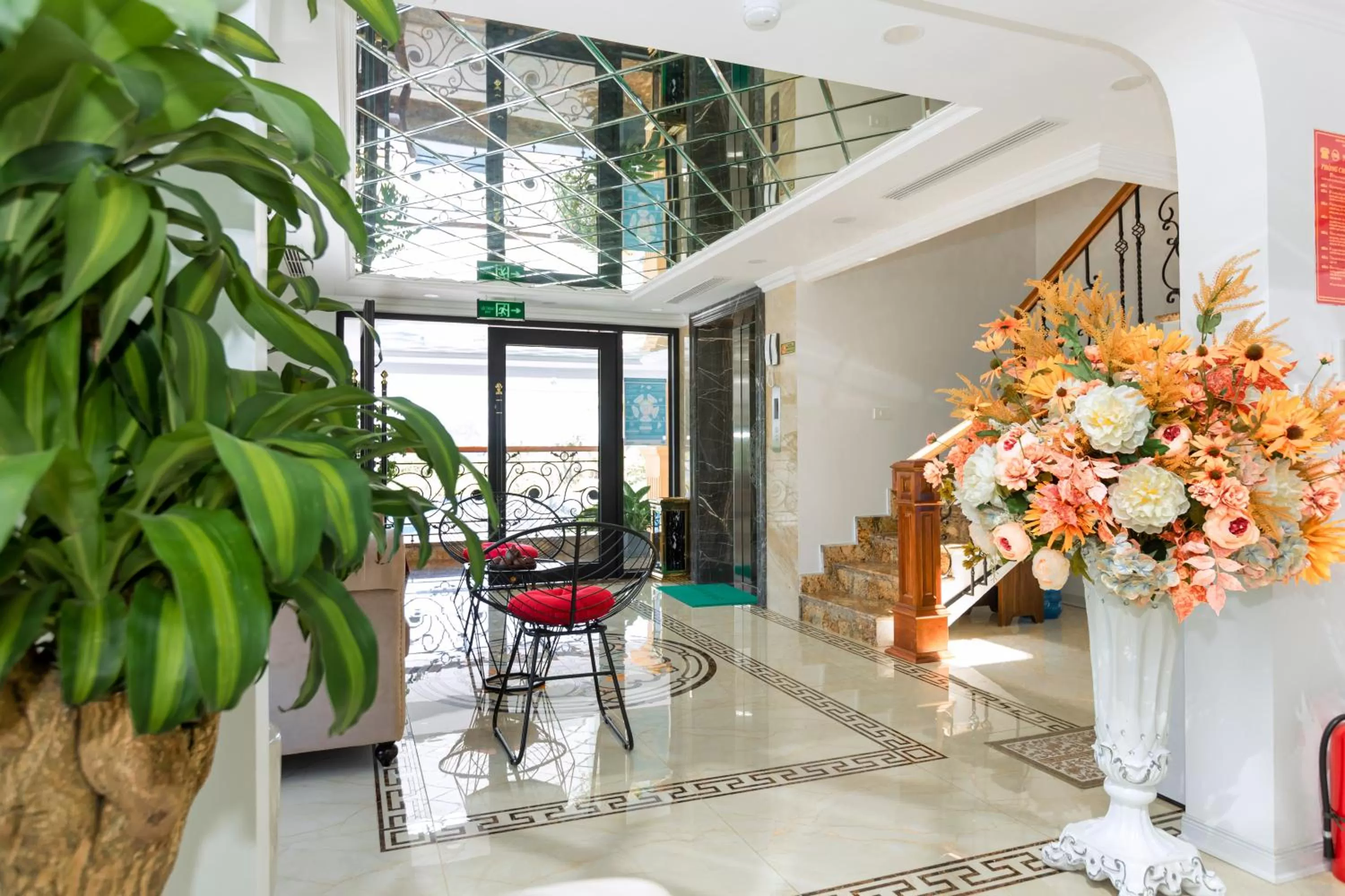 Facade/entrance in Minh Phong Hotel Ha Long