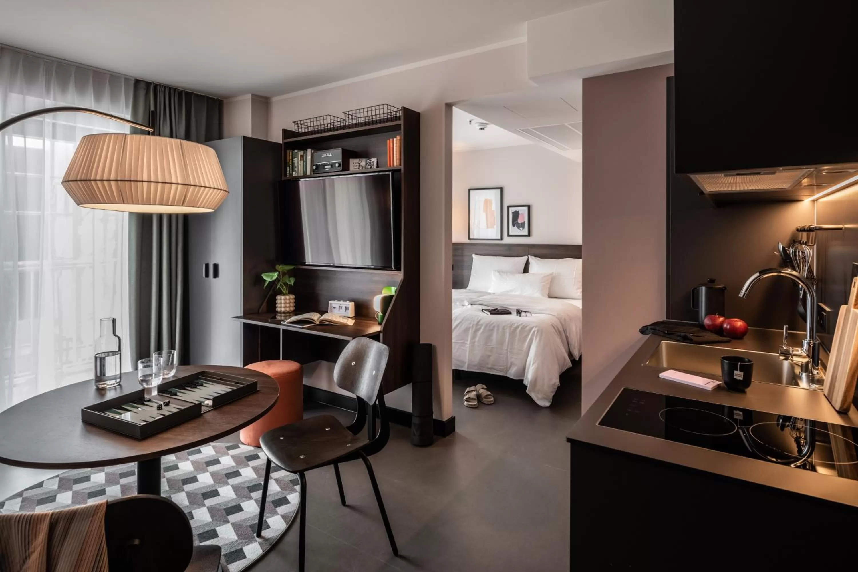 Photo of the whole room, Bed in Revo Munich